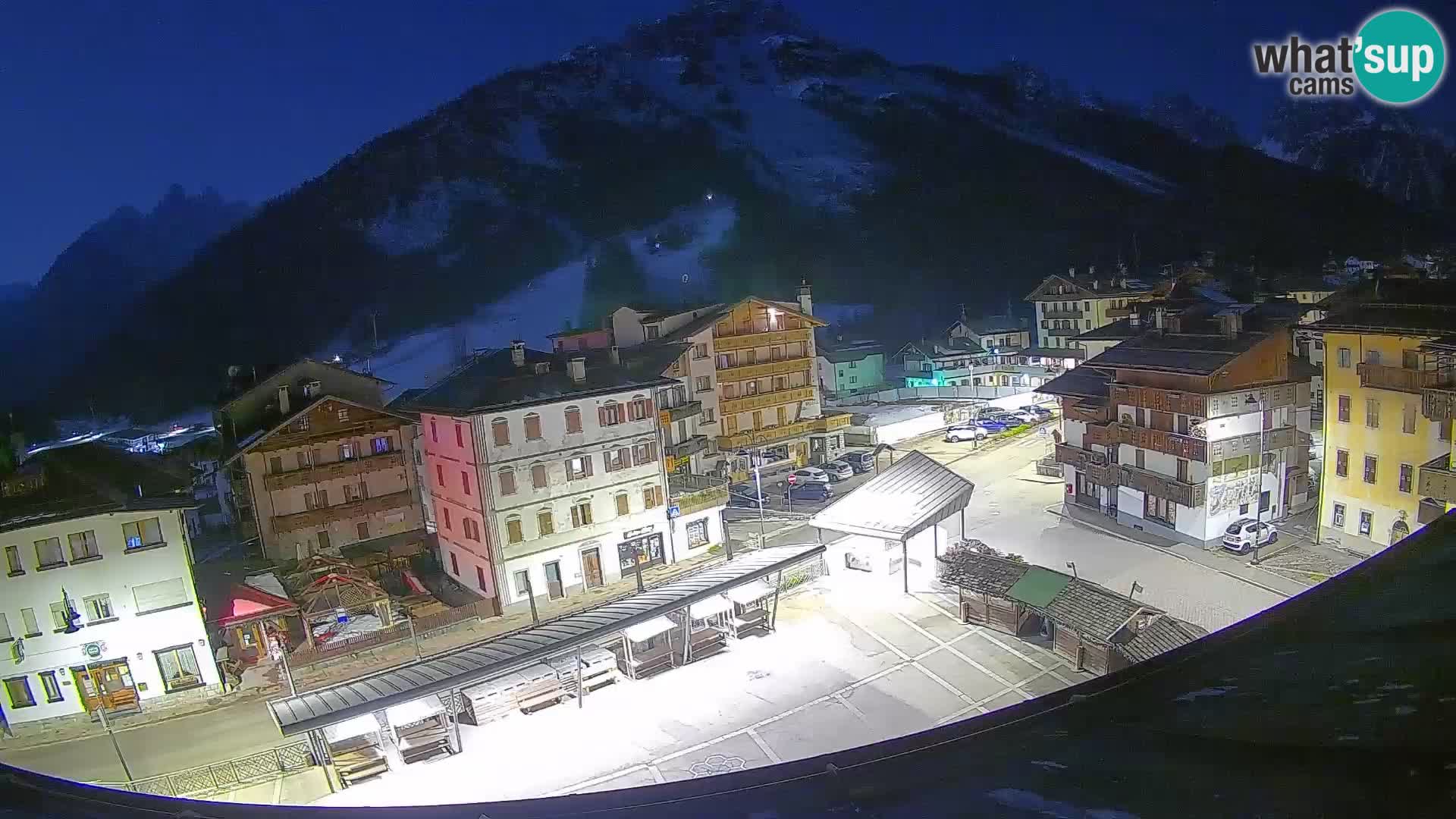 Plaza principal de Forni di Sopra