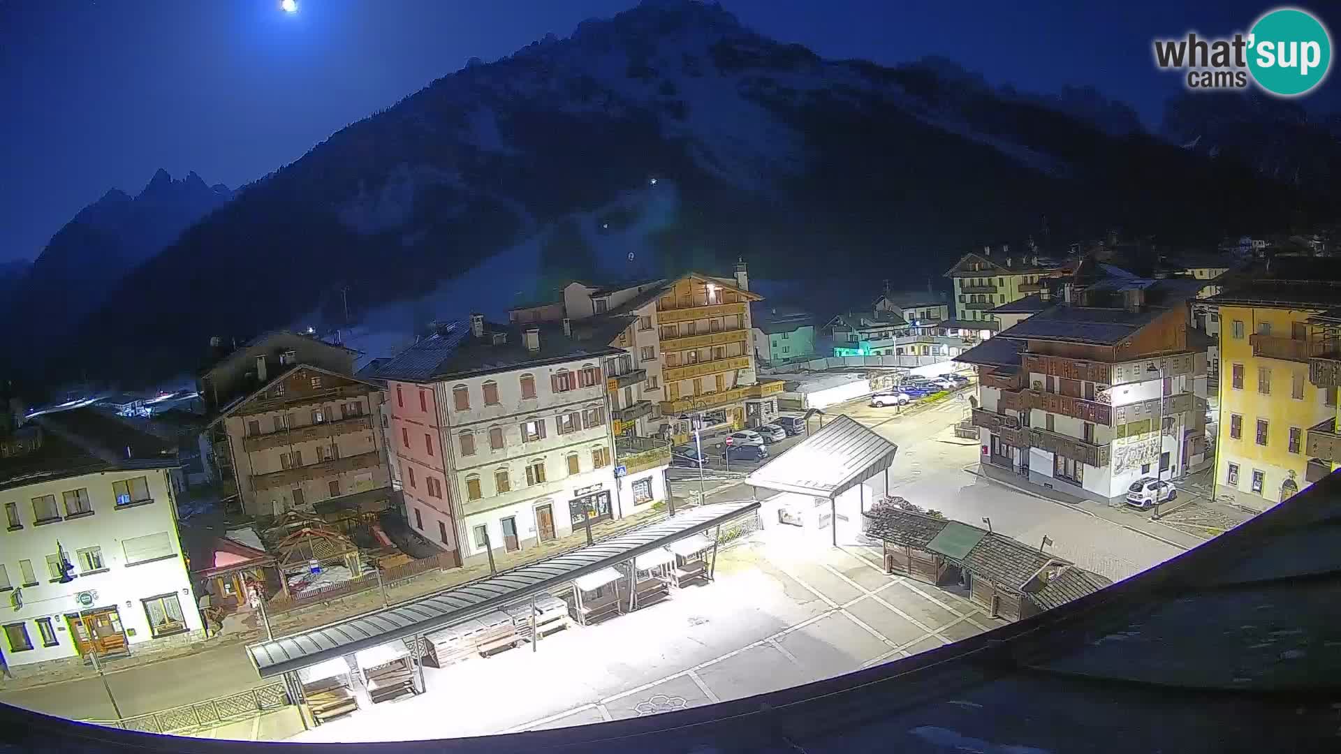 Piazza centrale di Forni di Sopra