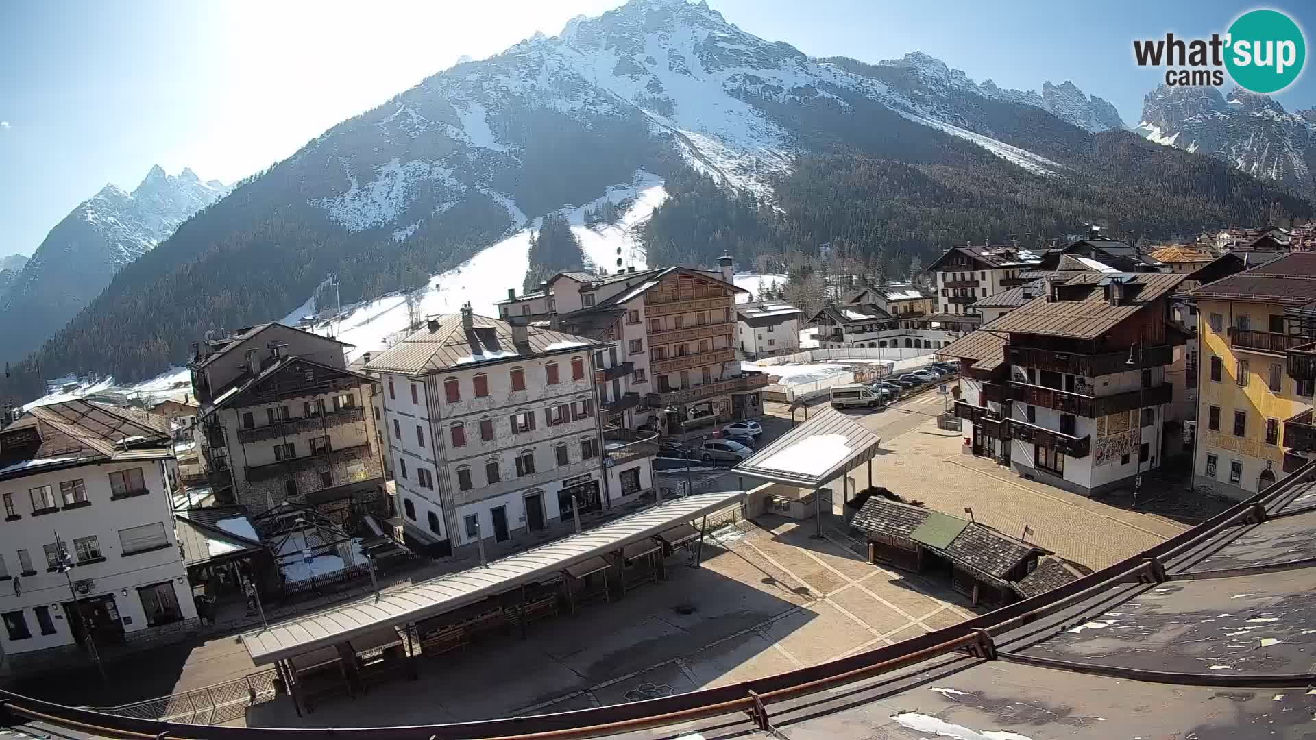 Piazza centrale di Forni di Sopra