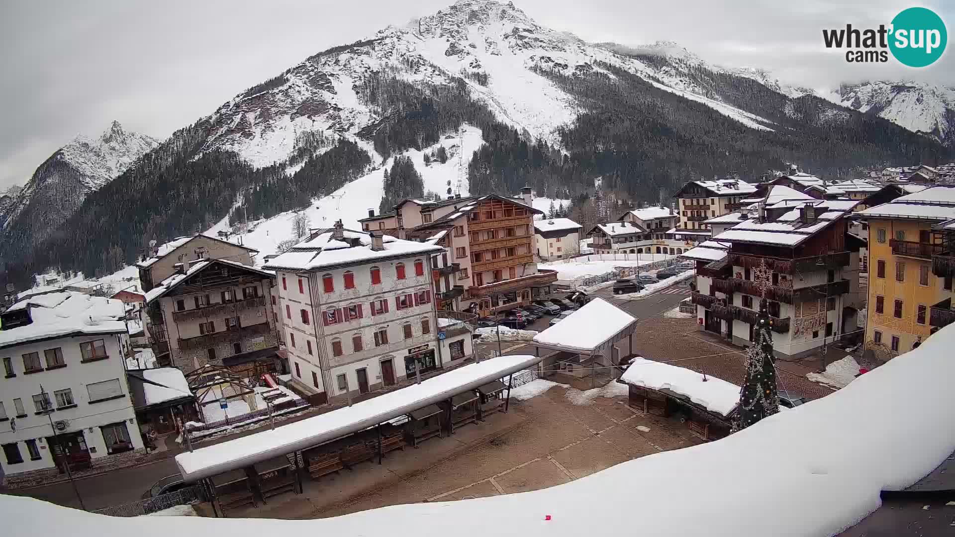 Plaza principal de Forni di Sopra
