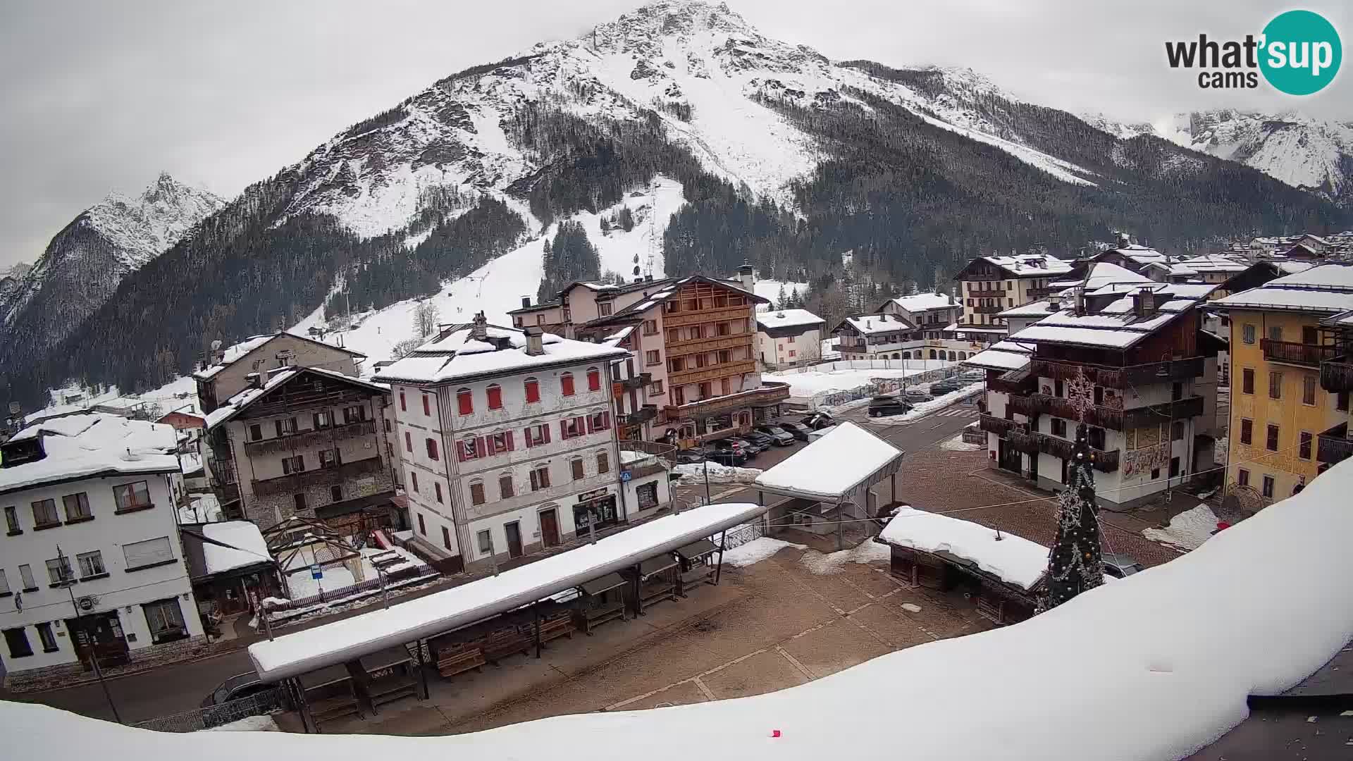 Plaza principal de Forni di Sopra