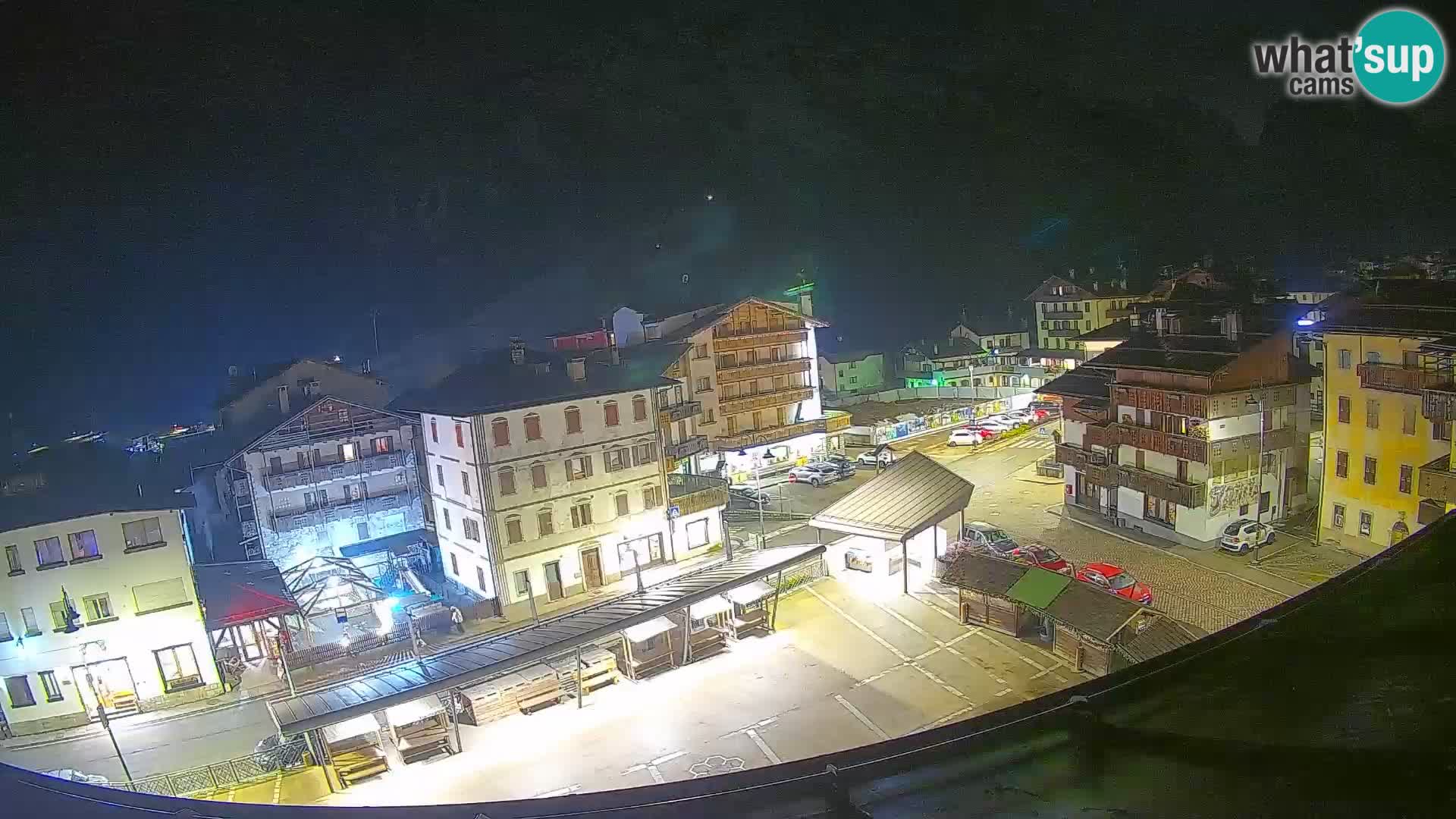 Piazza centrale di Forni di Sopra