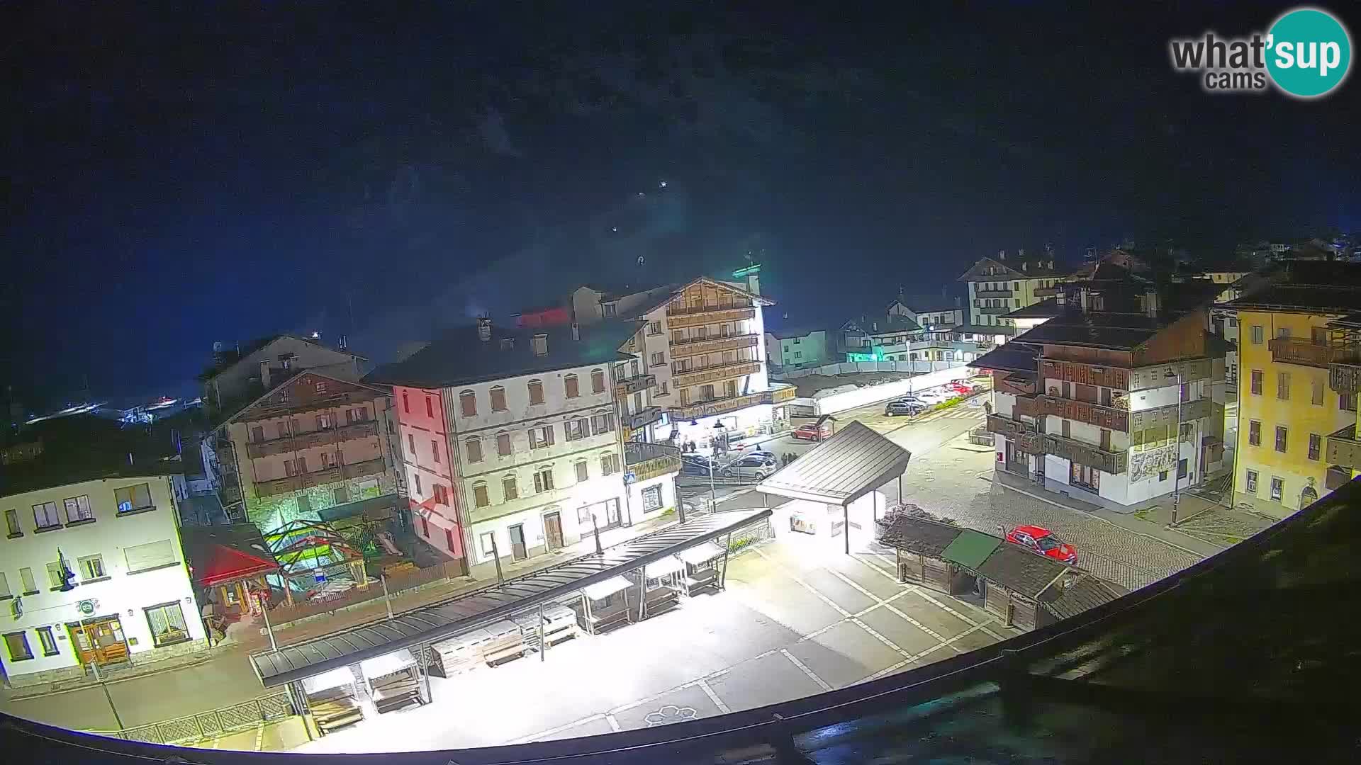 Piazza centrale di Forni di Sopra