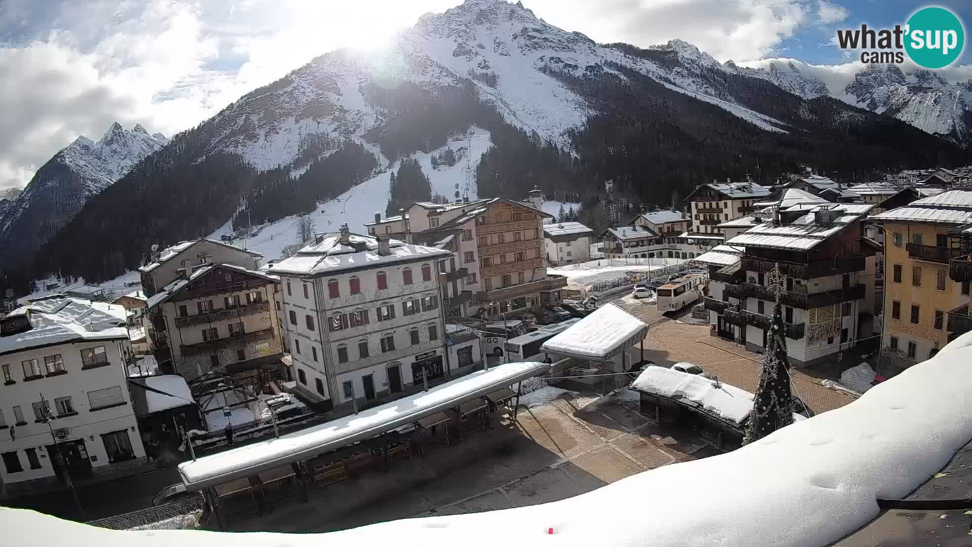 Piazza centrale di Forni di Sopra