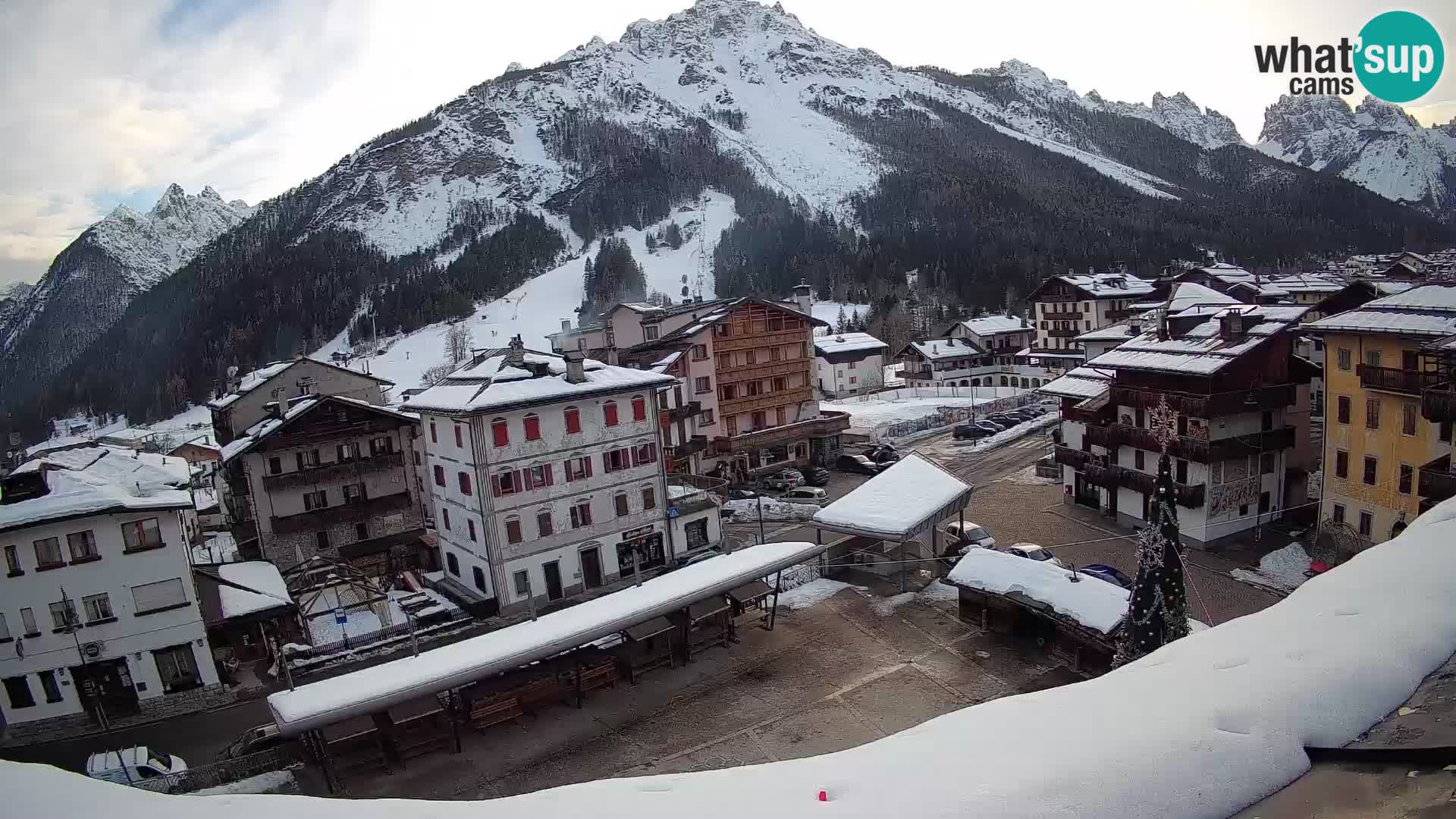 Plaza principal de Forni di Sopra
