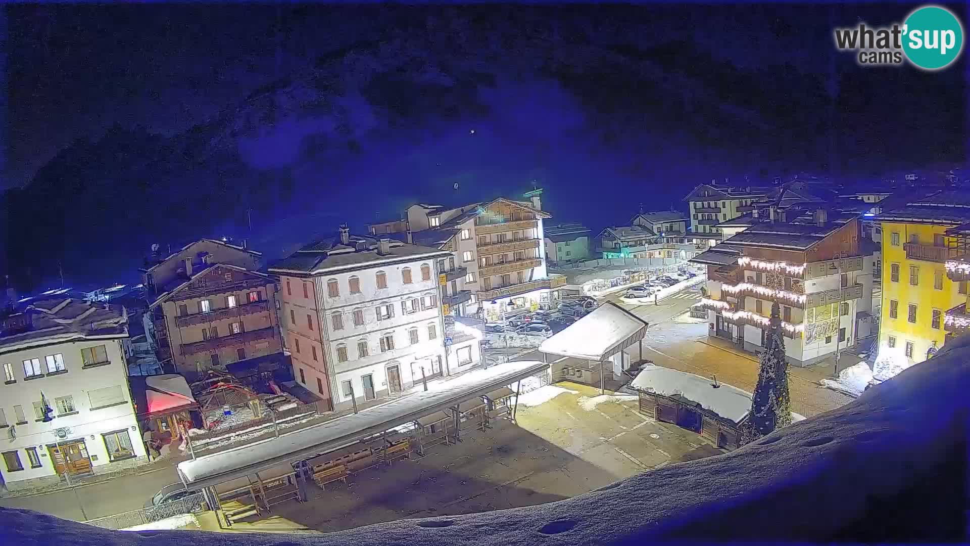 Piazza centrale di Forni di Sopra