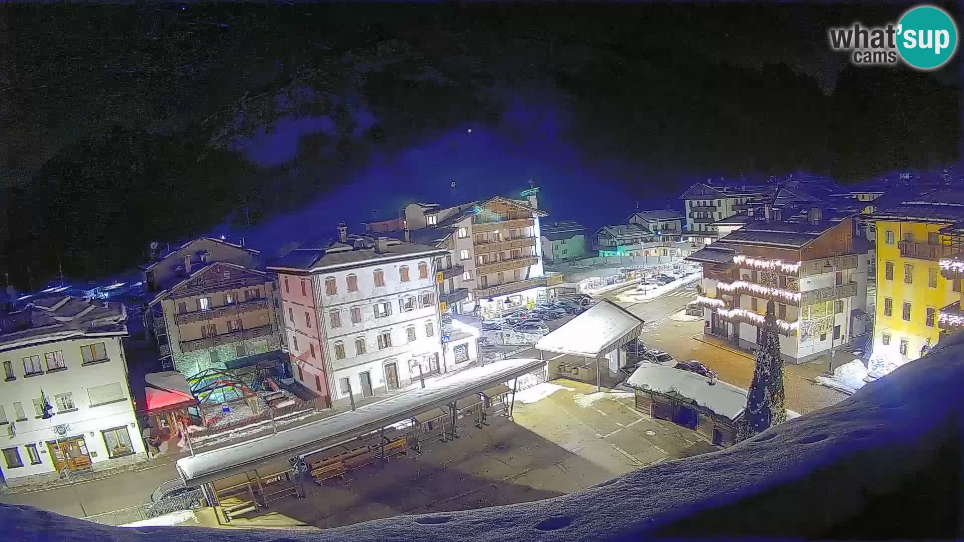 Piazza centrale di Forni di Sopra