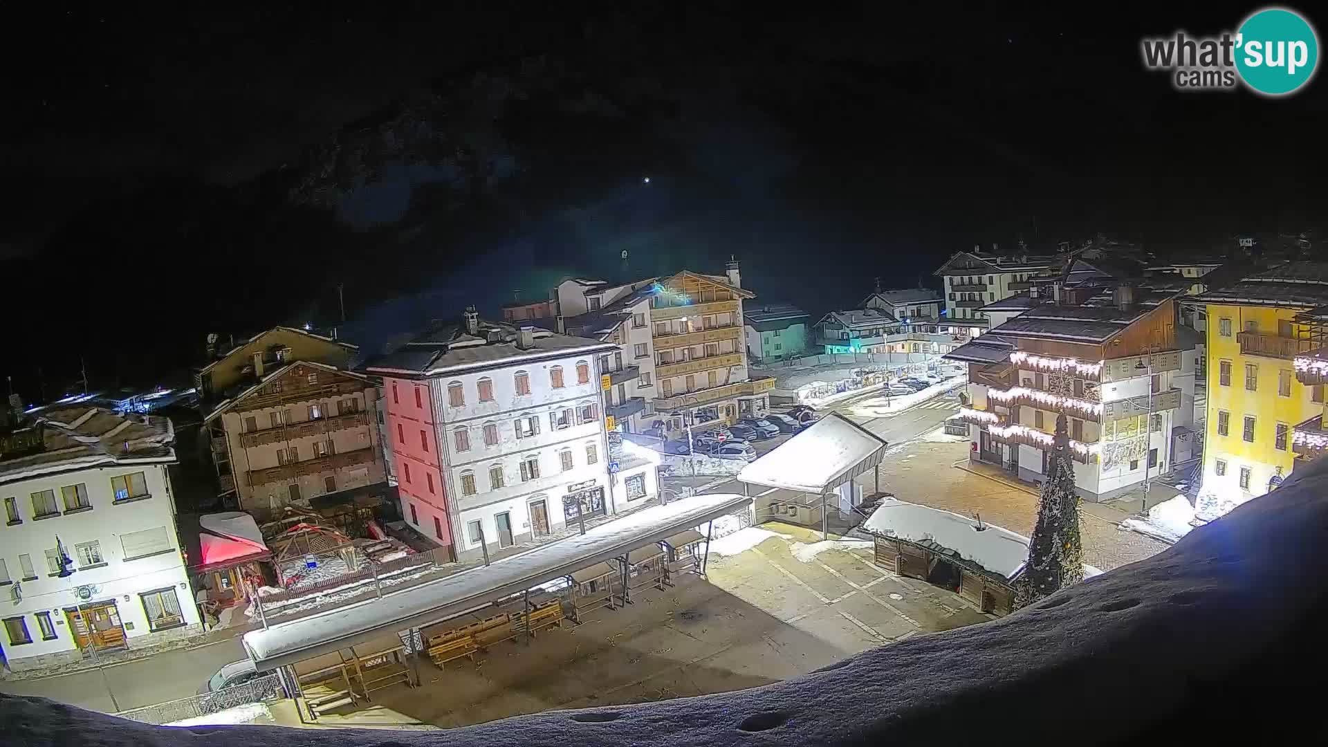 Plaza principal de Forni di Sopra