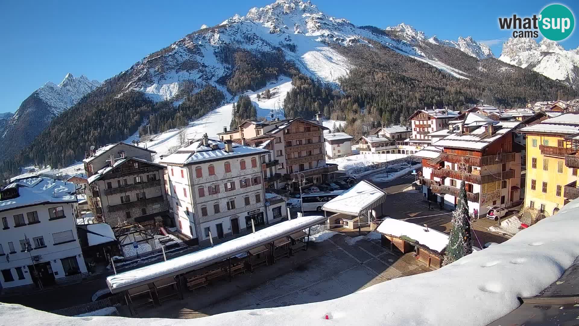 Plaza principal de Forni di Sopra