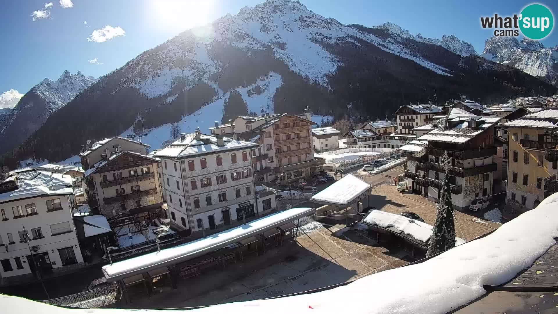 Piazza centrale di Forni di Sopra
