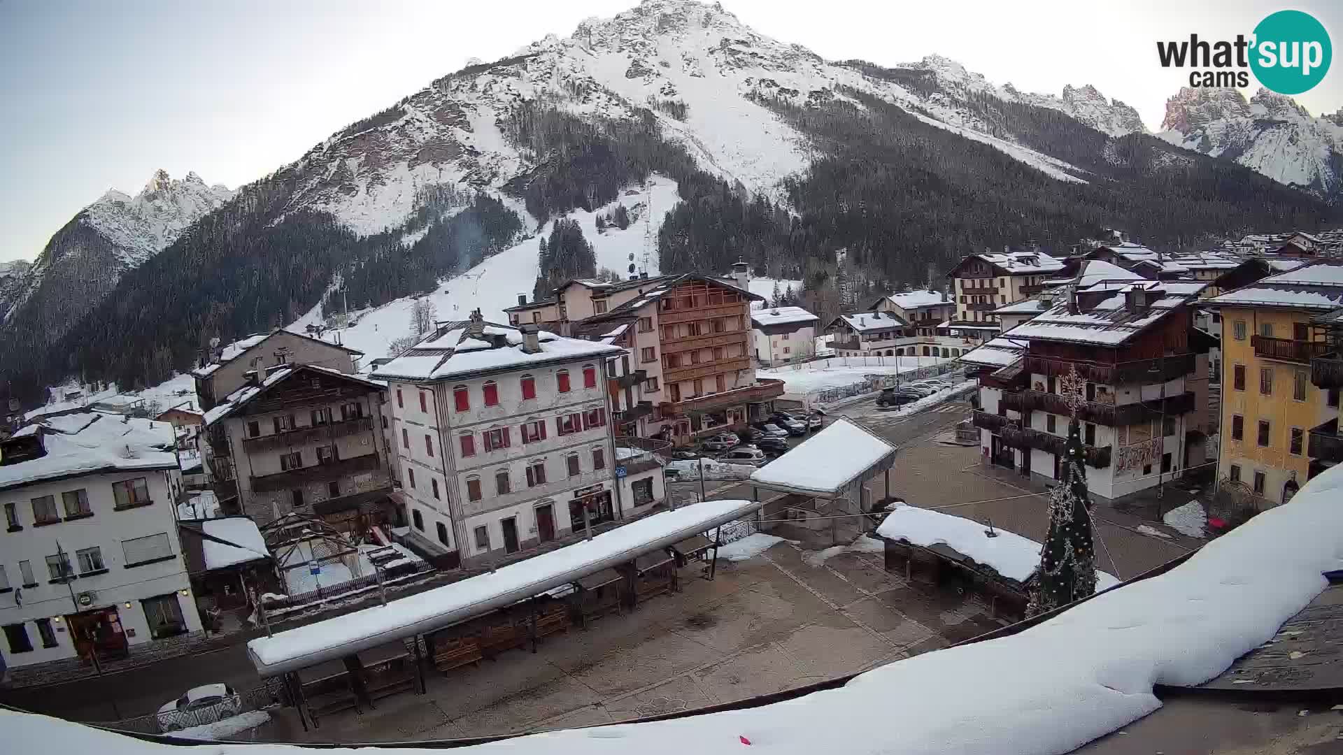 Piazza centrale di Forni di Sopra