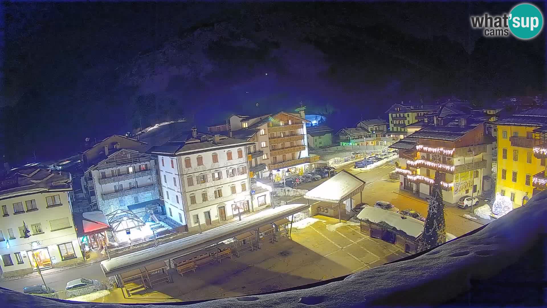 Hauptplatz von Forni di Sopra