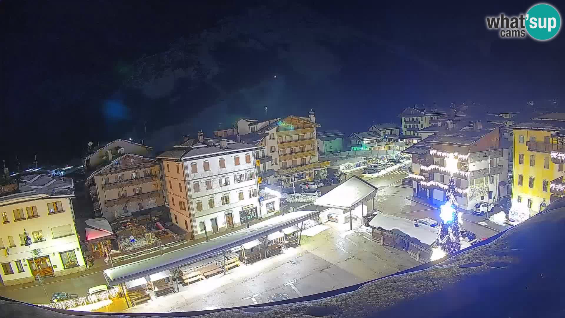 Plaza principal de Forni di Sopra