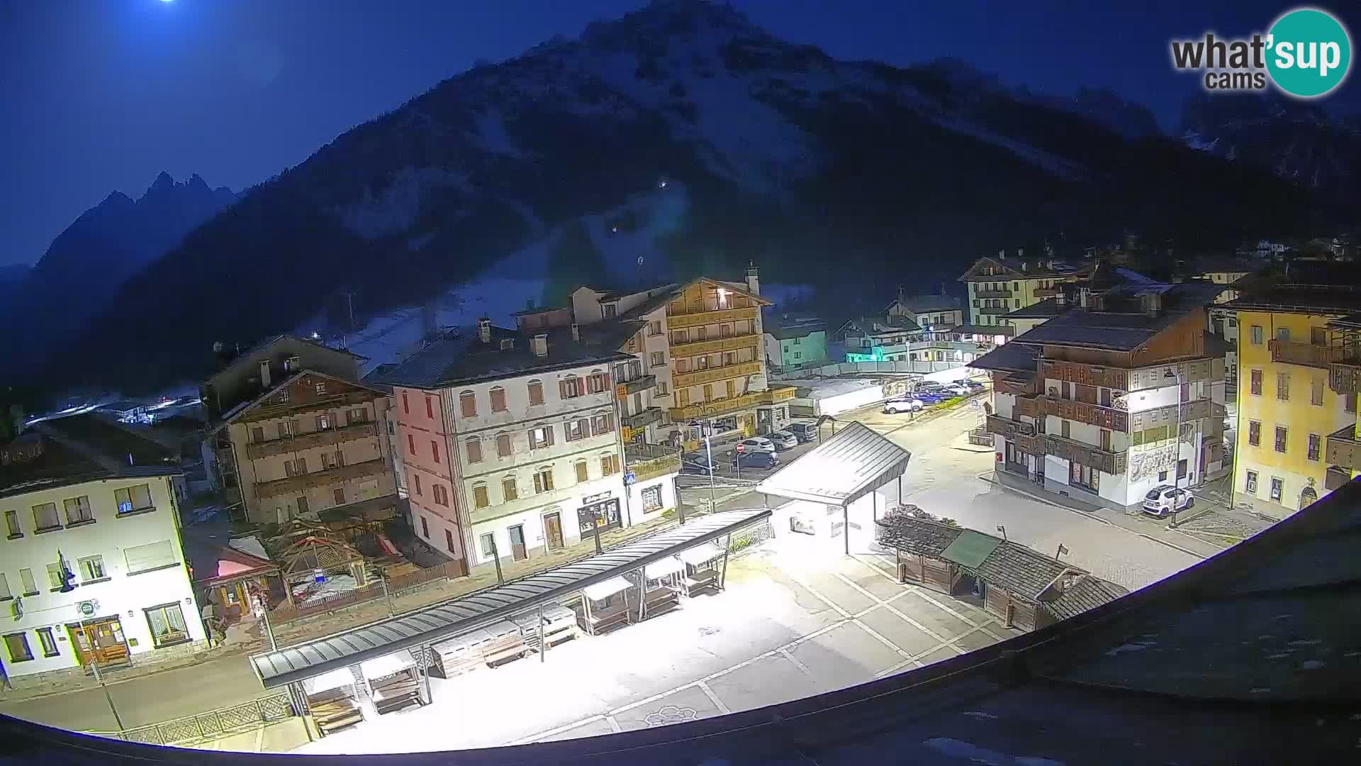 Piazza centrale di Forni di Sopra