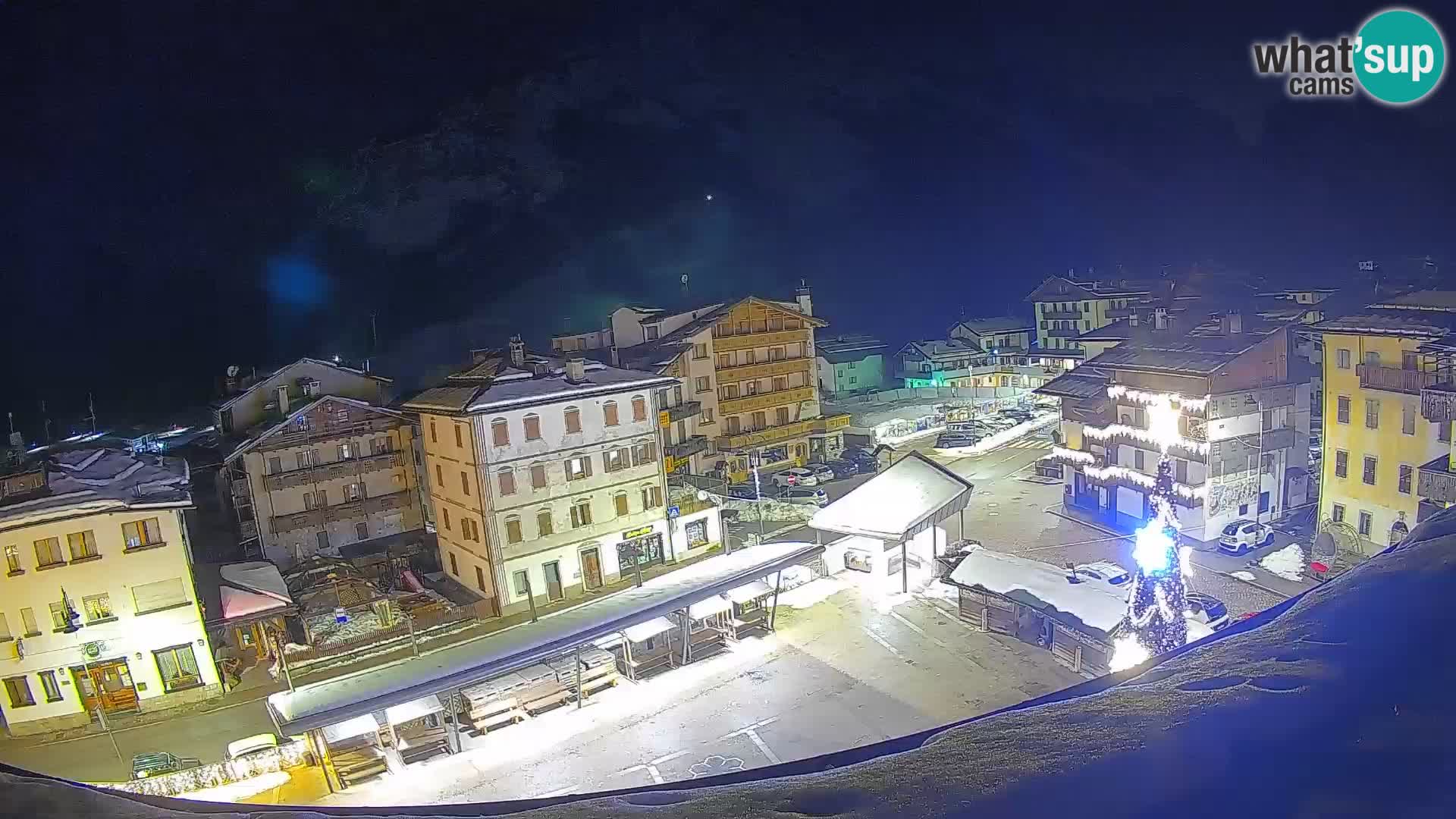 Plaza principal de Forni di Sopra
