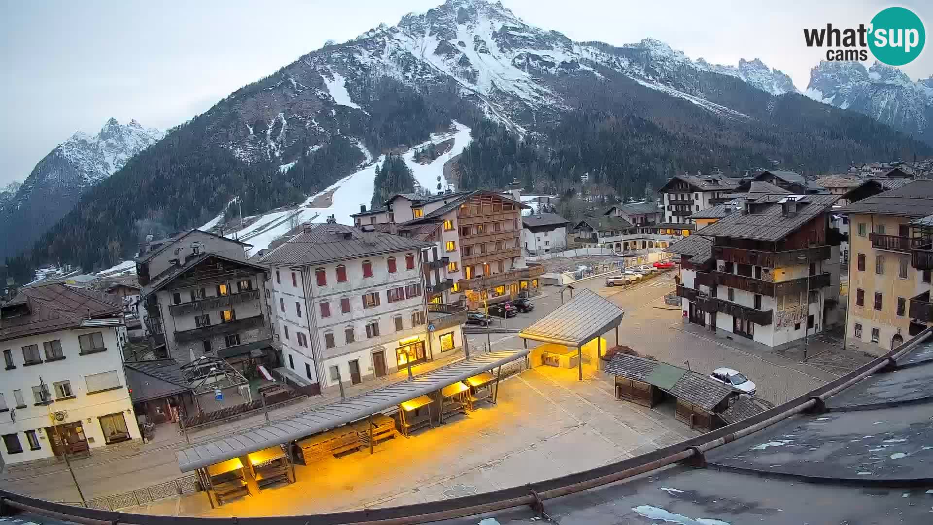 Piazza centrale di Forni di Sopra