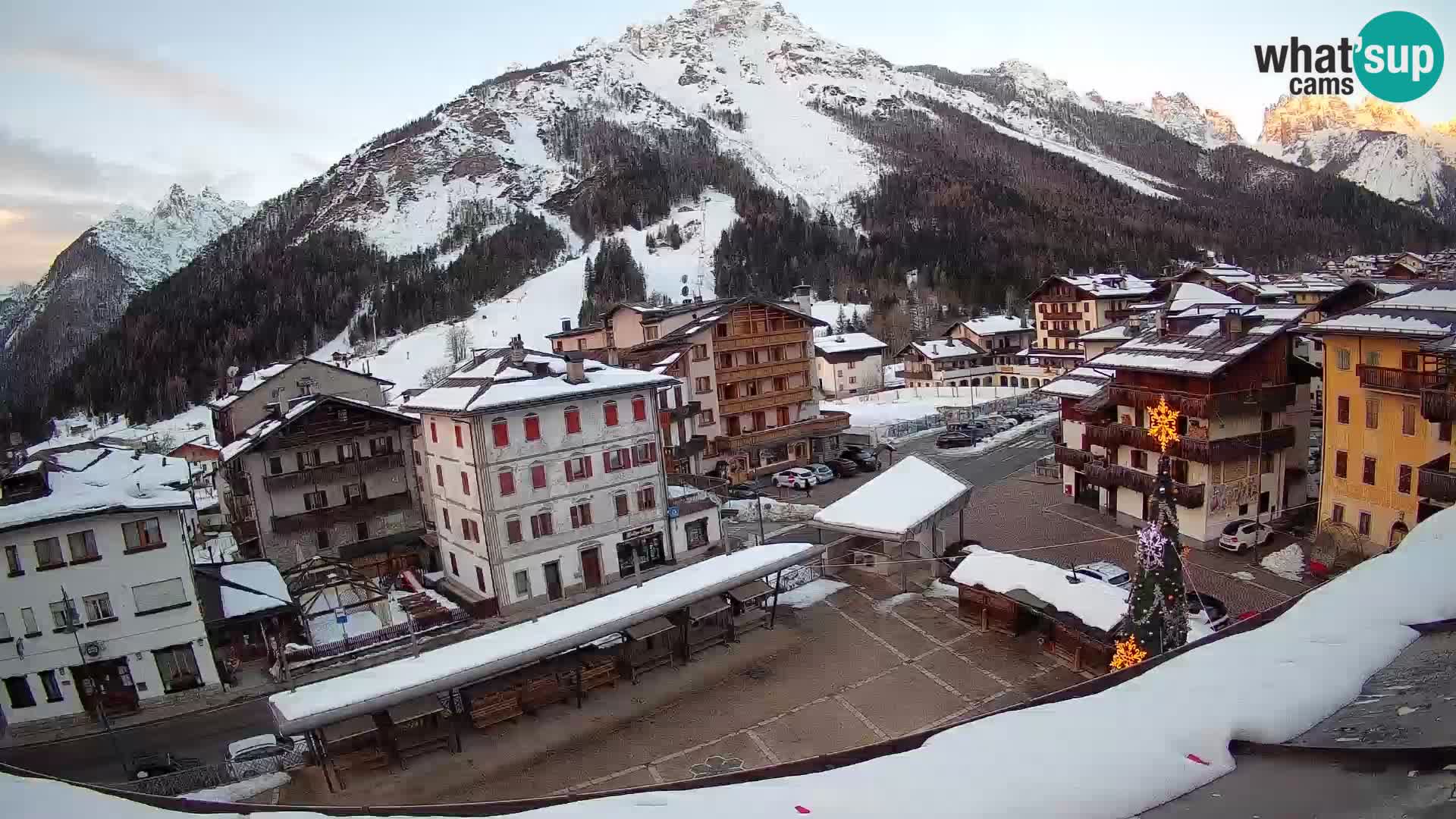 Plaza principal de Forni di Sopra