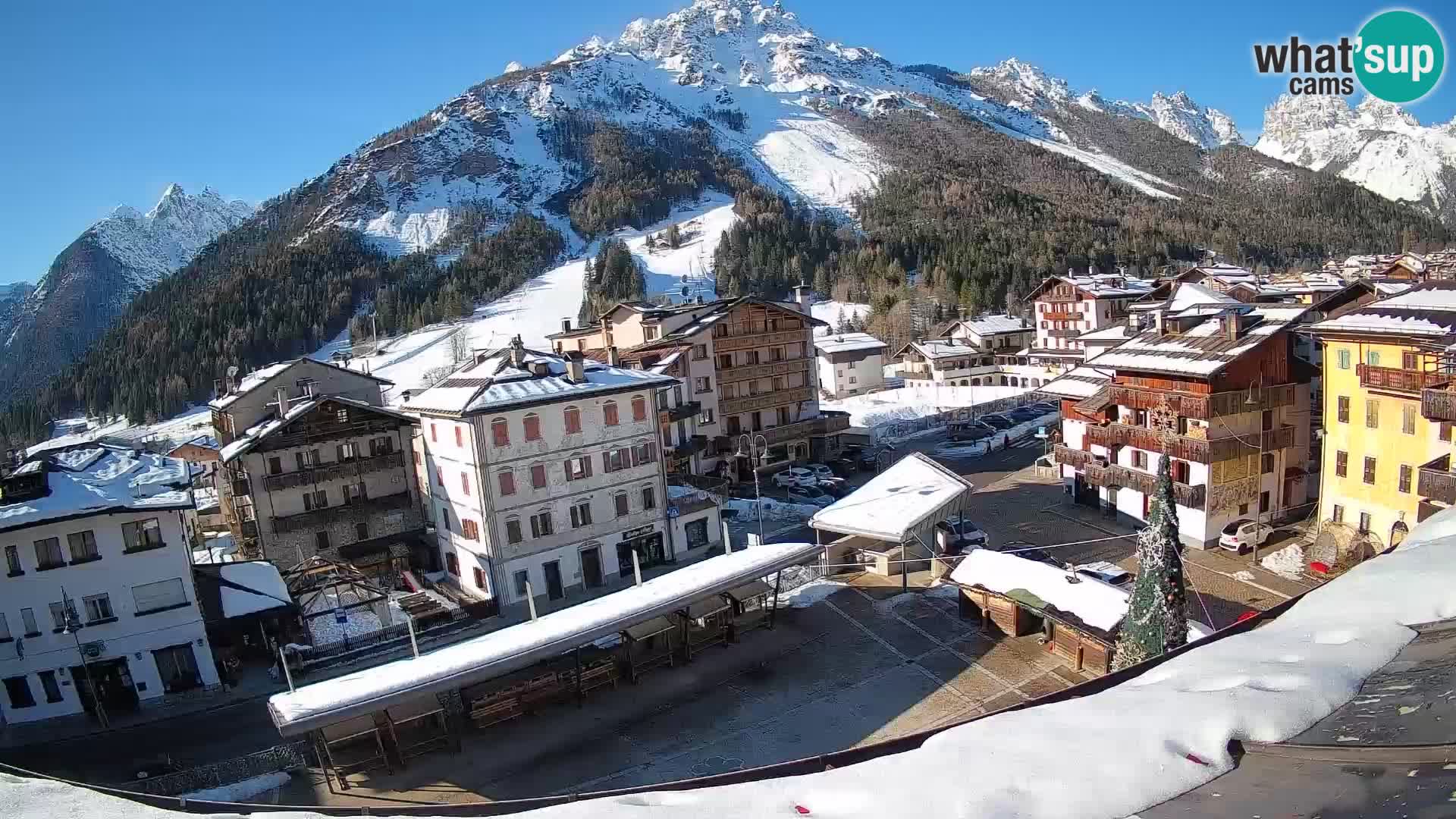 Plaza principal de Forni di Sopra