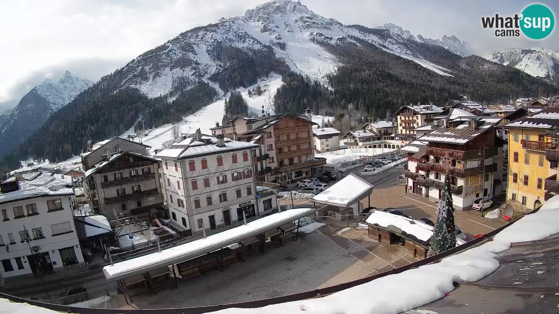 Plaza principal de Forni di Sopra