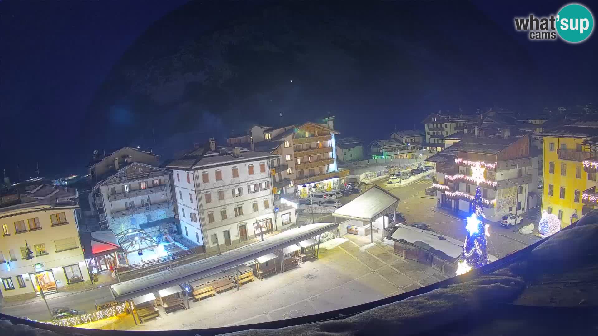 Plaza principal de Forni di Sopra