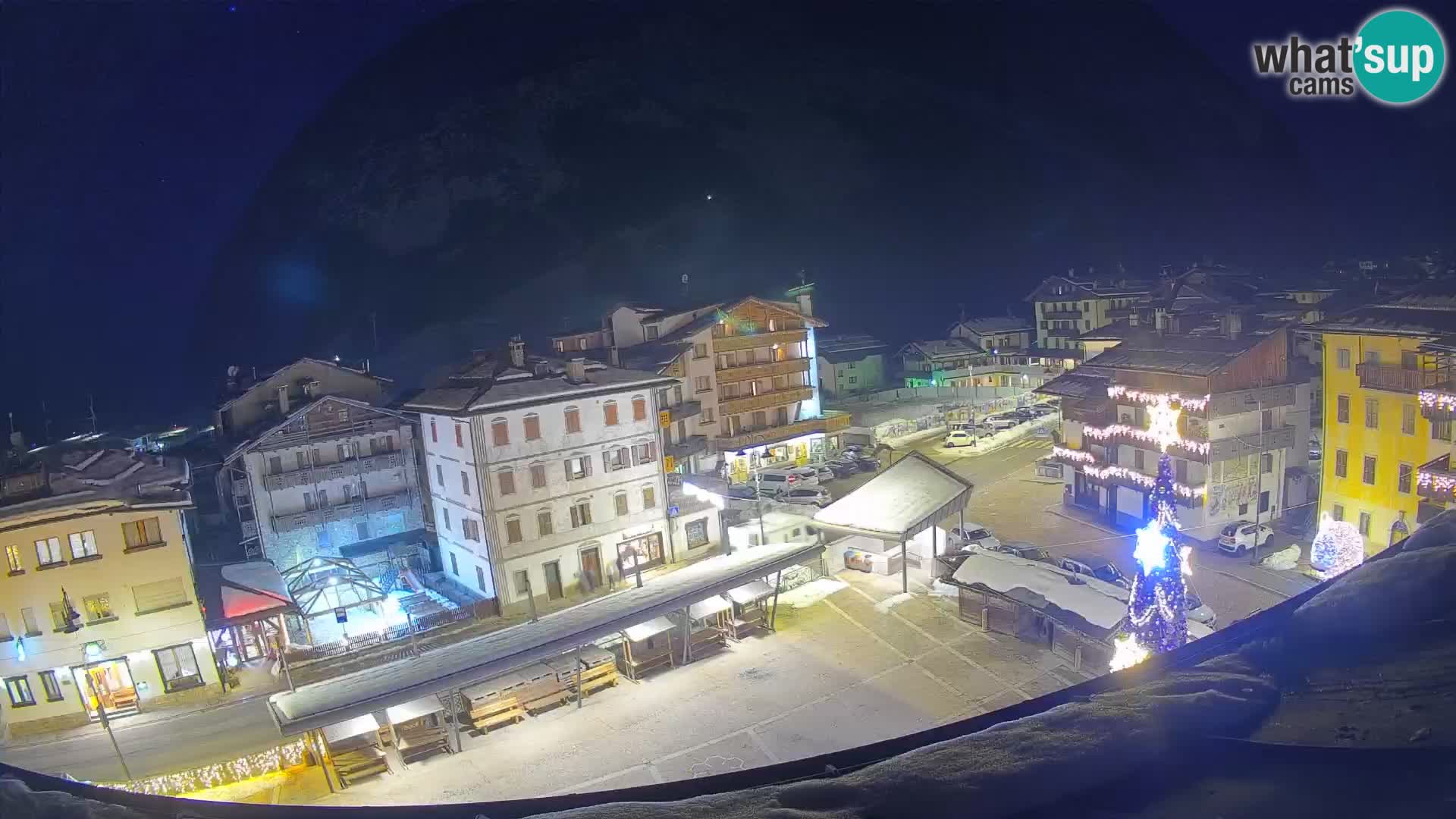 Hauptplatz von Forni di Sopra