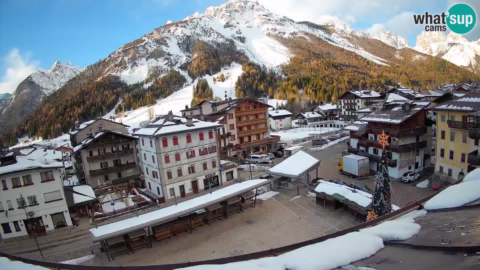 Plaza principal de Forni di Sopra