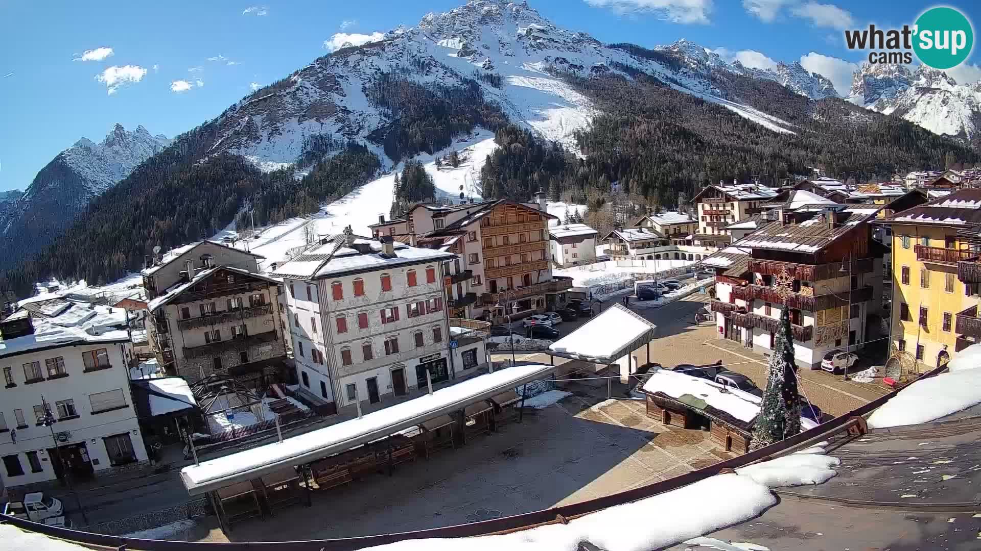 Piazza centrale di Forni di Sopra