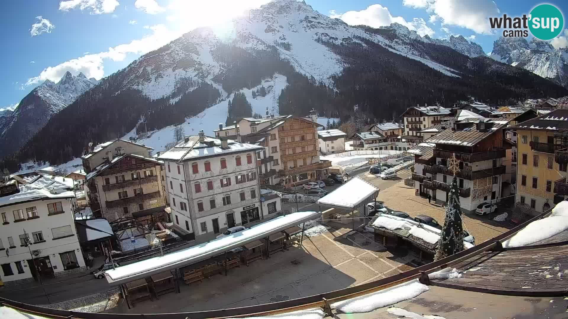 Piazza centrale di Forni di Sopra