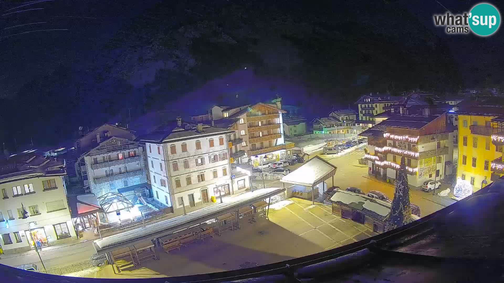 Hauptplatz von Forni di Sopra