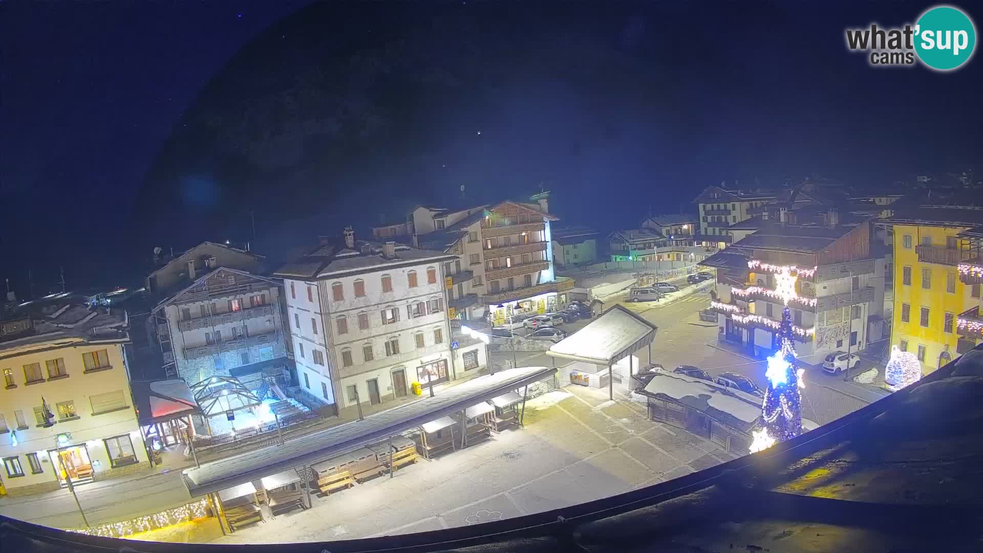 Hauptplatz von Forni di Sopra