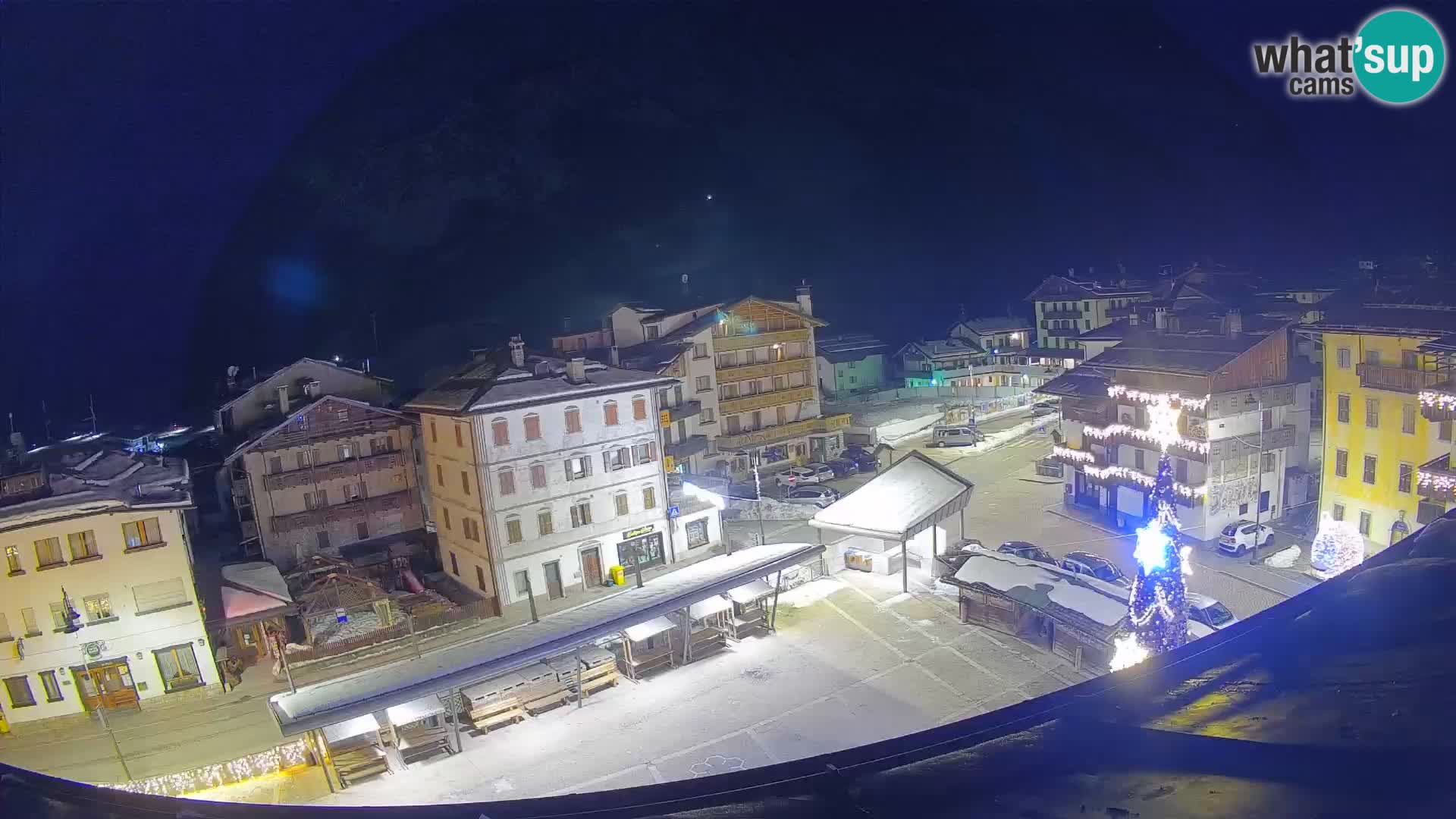 Plaza principal de Forni di Sopra