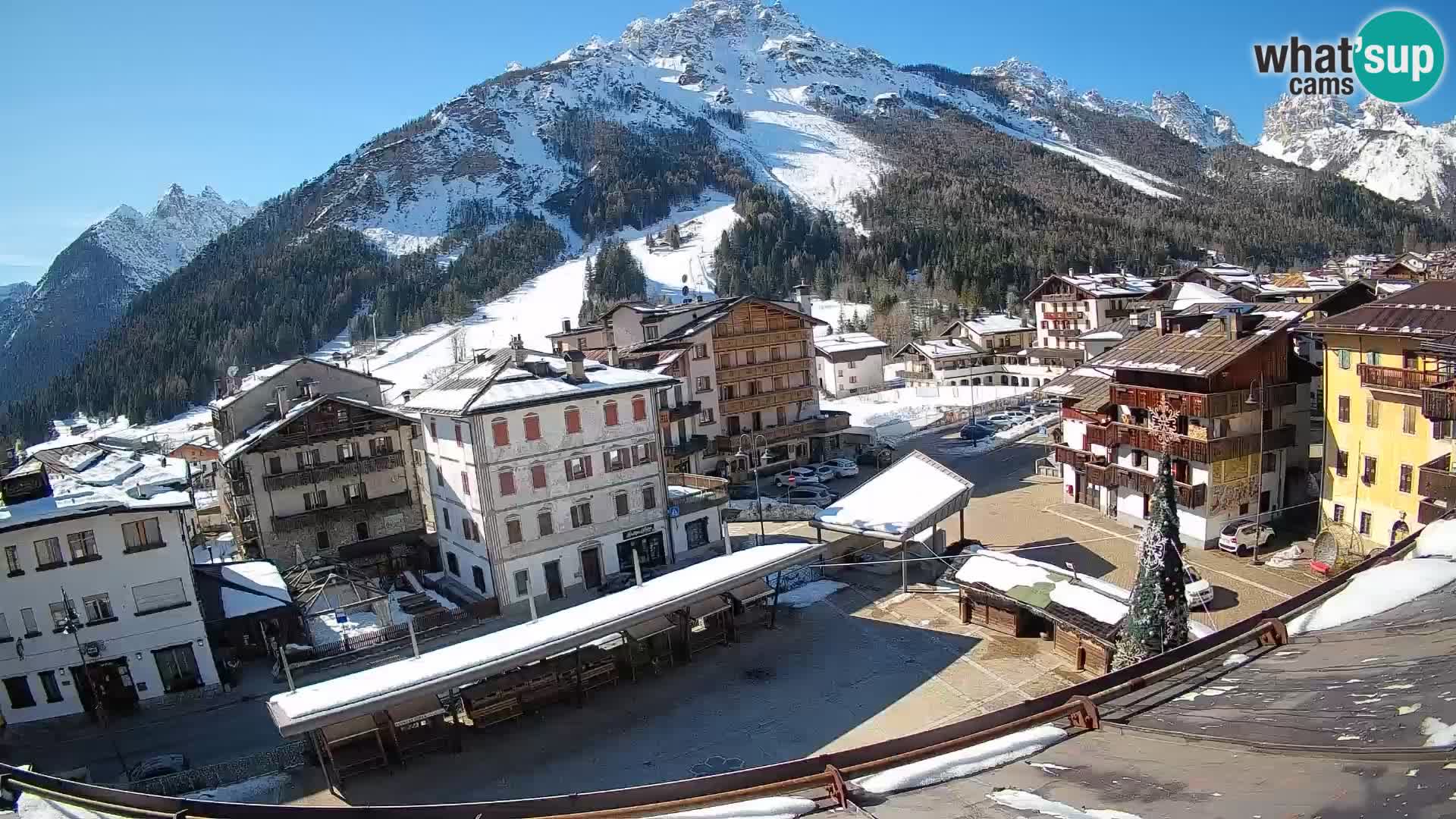 Plaza principal de Forni di Sopra