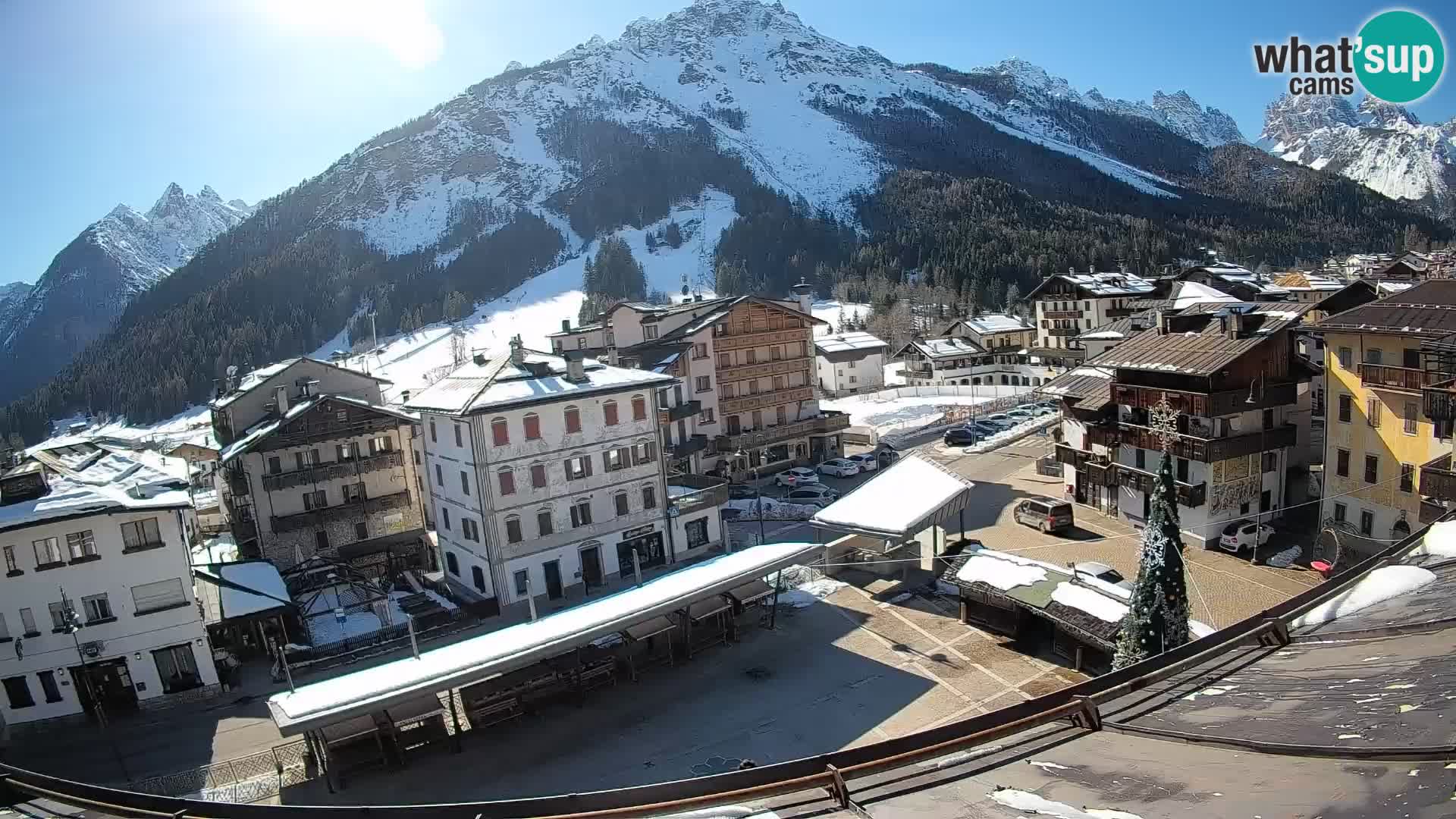 Plaza principal de Forni di Sopra