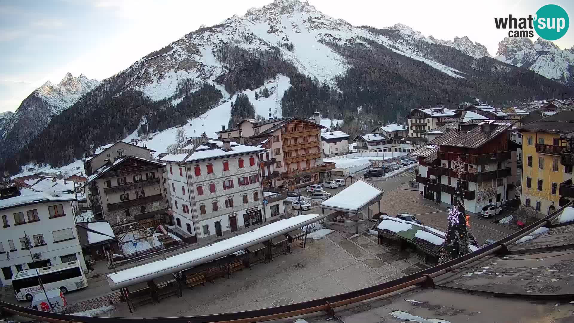 Plaza principal de Forni di Sopra