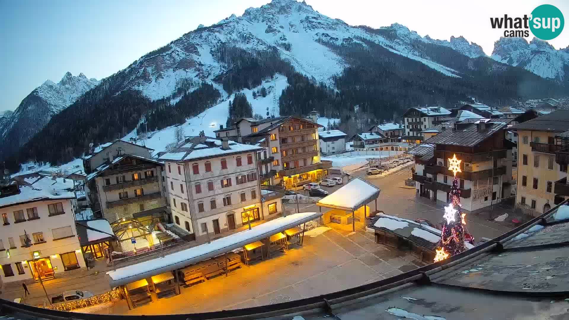 Plaza principal de Forni di Sopra