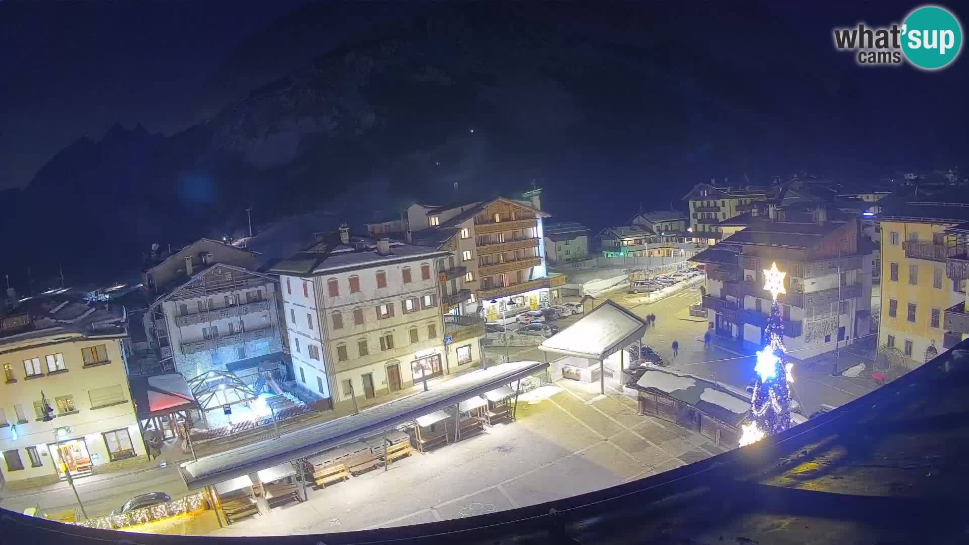 Plaza principal de Forni di Sopra