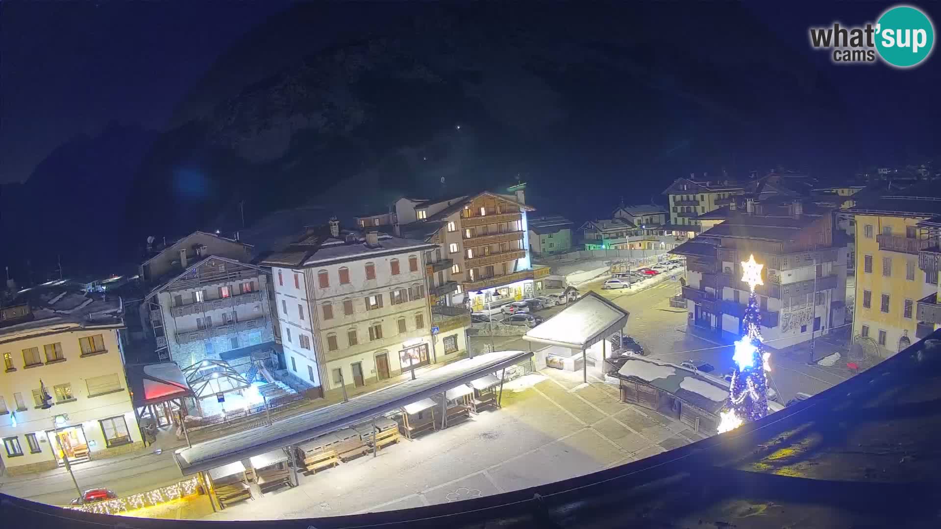 Plaza principal de Forni di Sopra