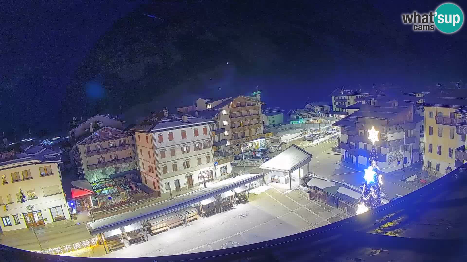 Piazza centrale di Forni di Sopra