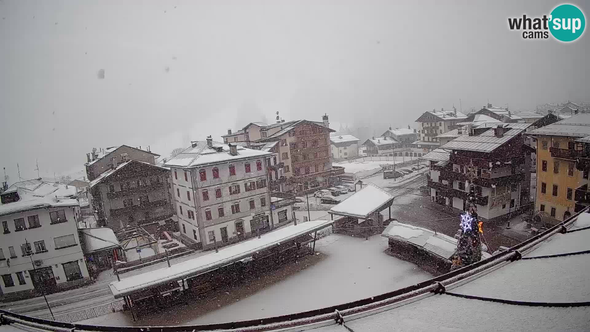 Plaza principal de Forni di Sopra
