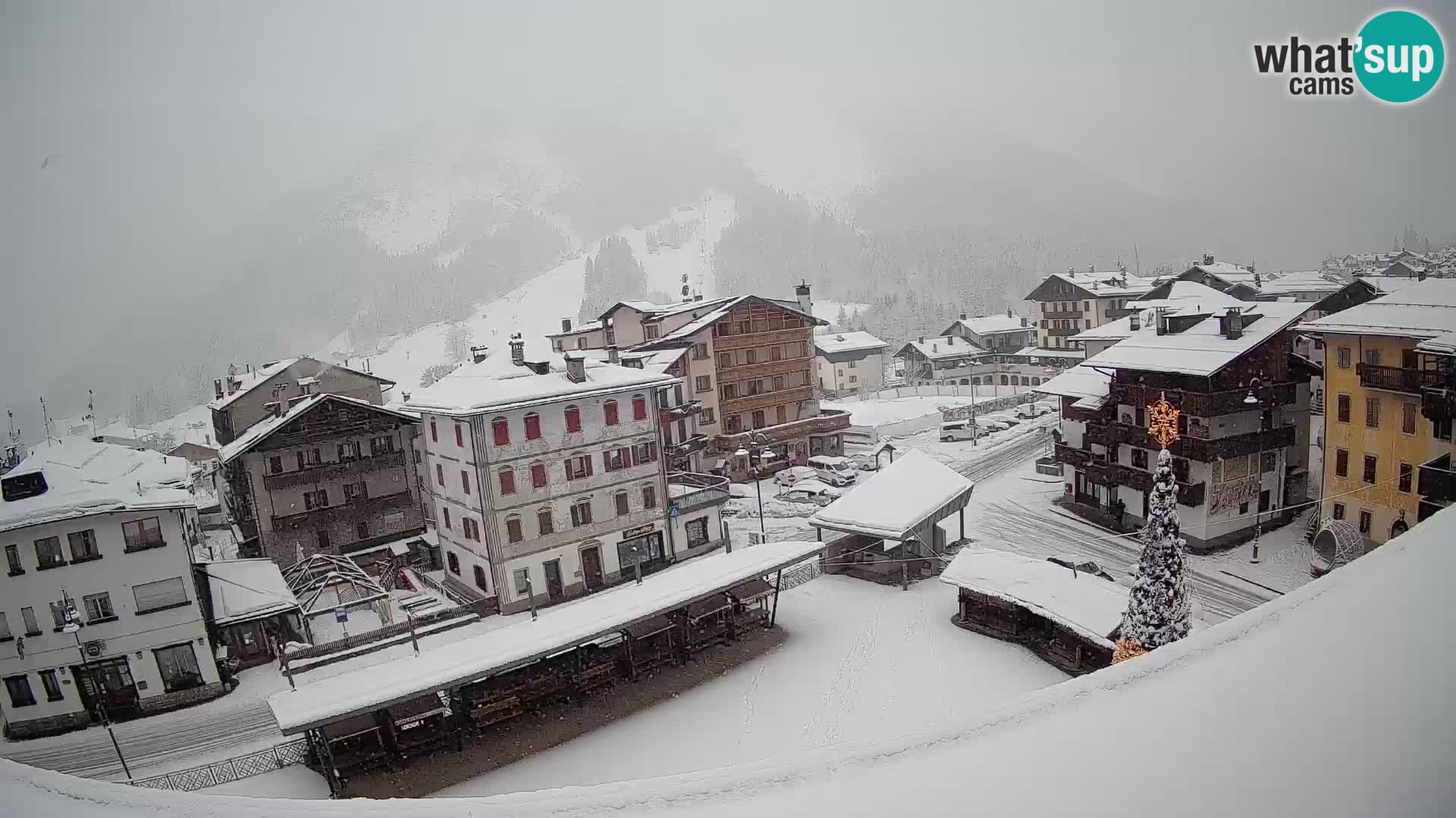 Plaza principal de Forni di Sopra
