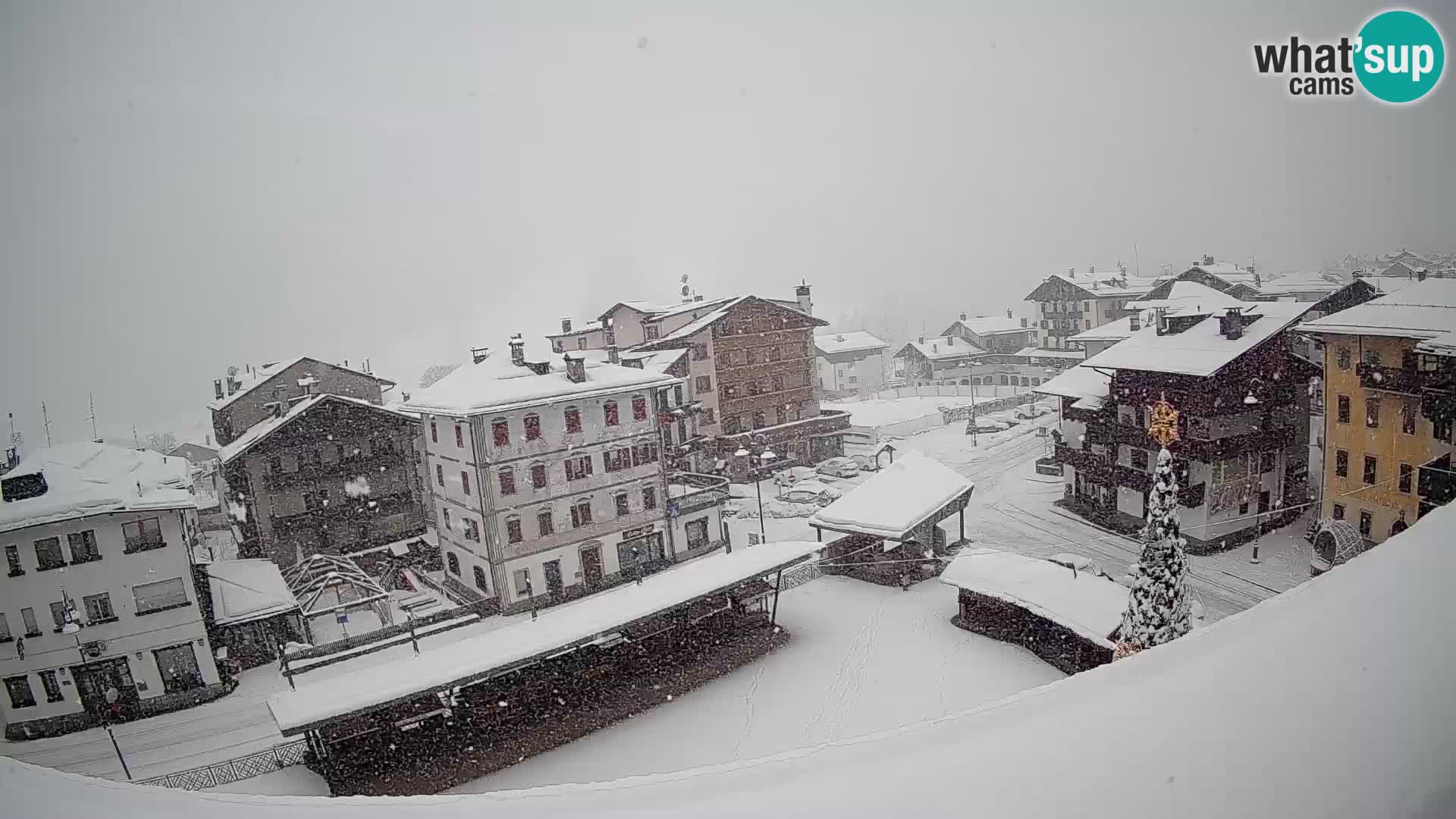 Plaza principal de Forni di Sopra