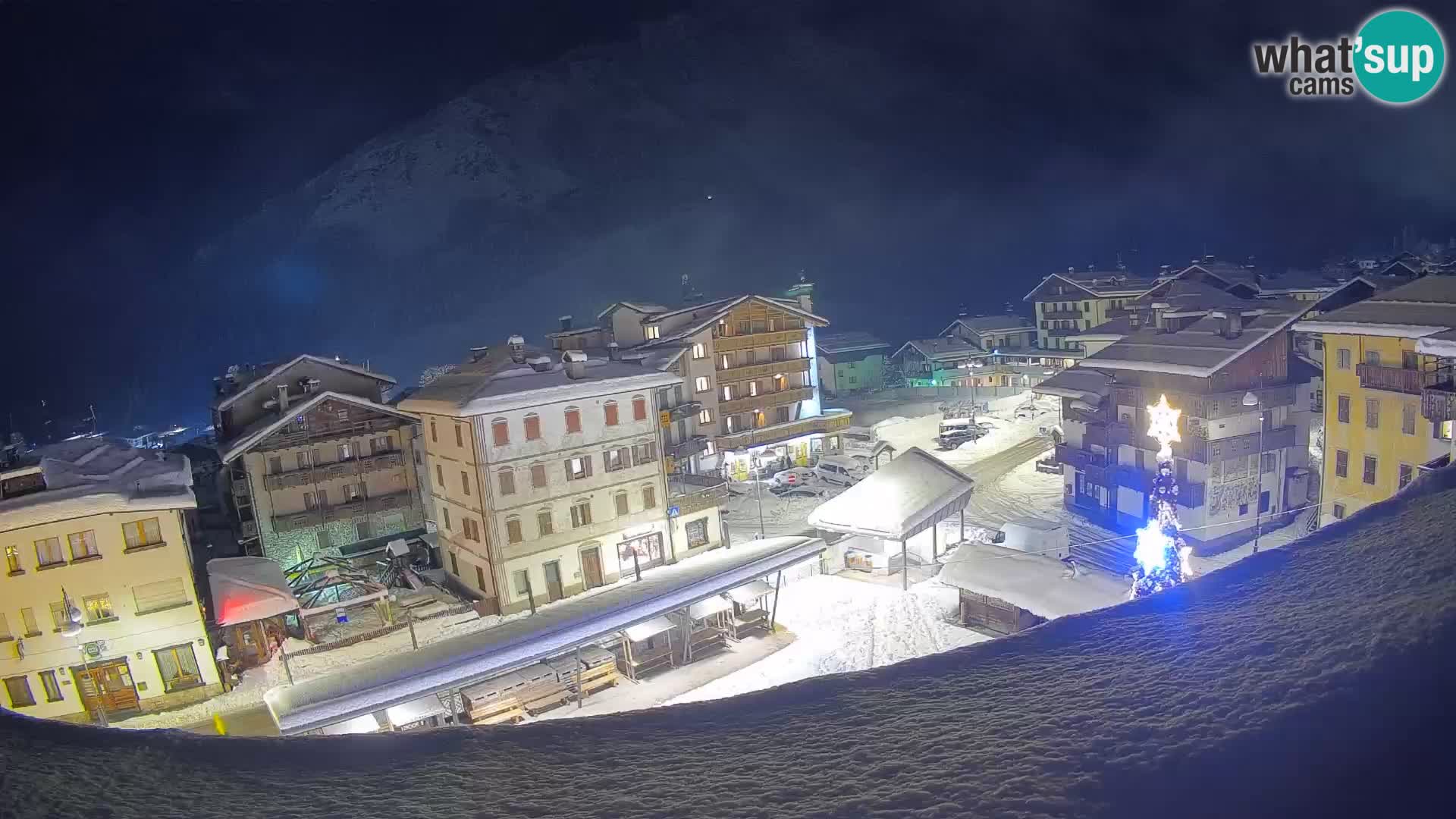 Piazza centrale di Forni di Sopra