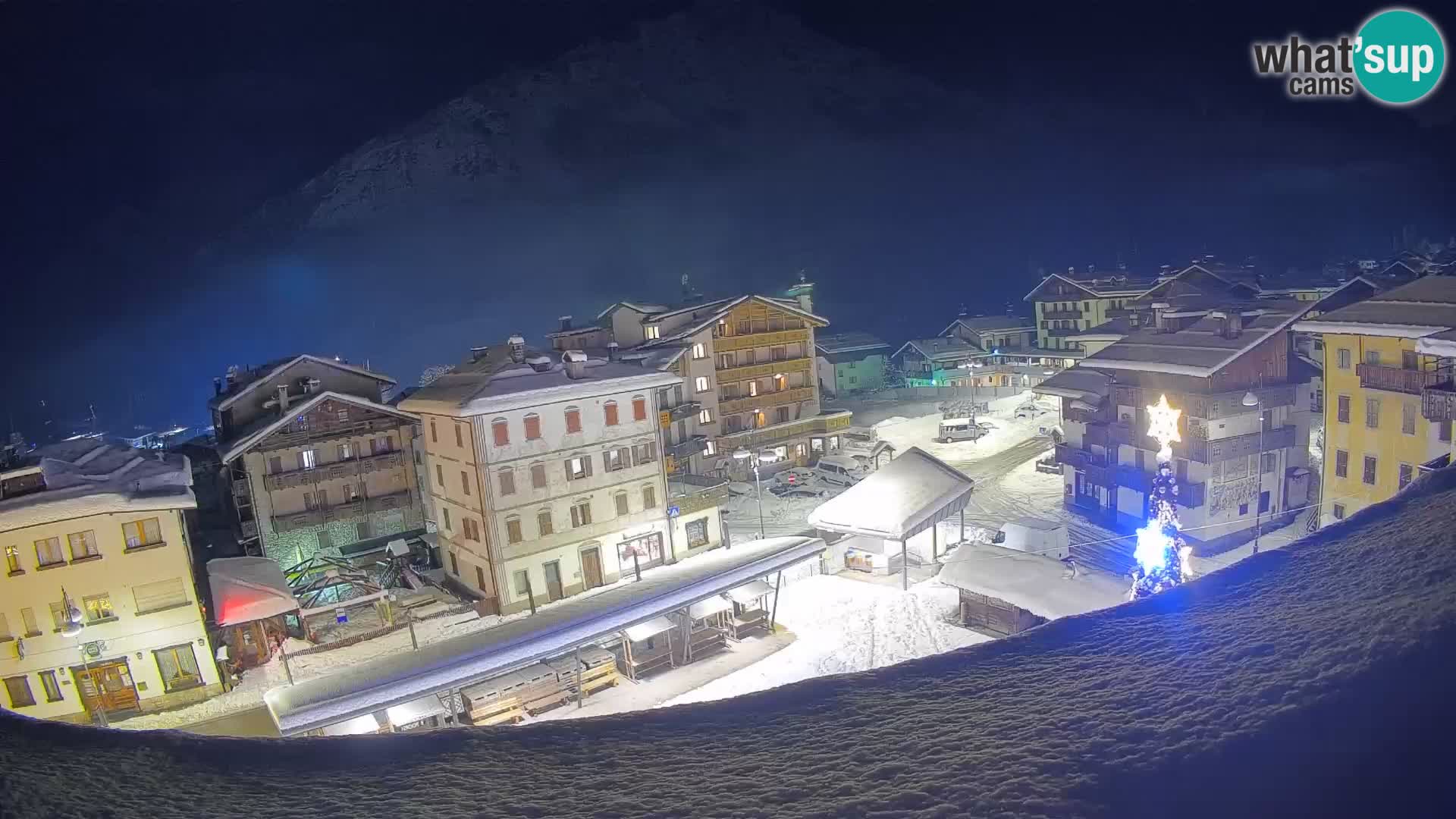 Piazza centrale di Forni di Sopra