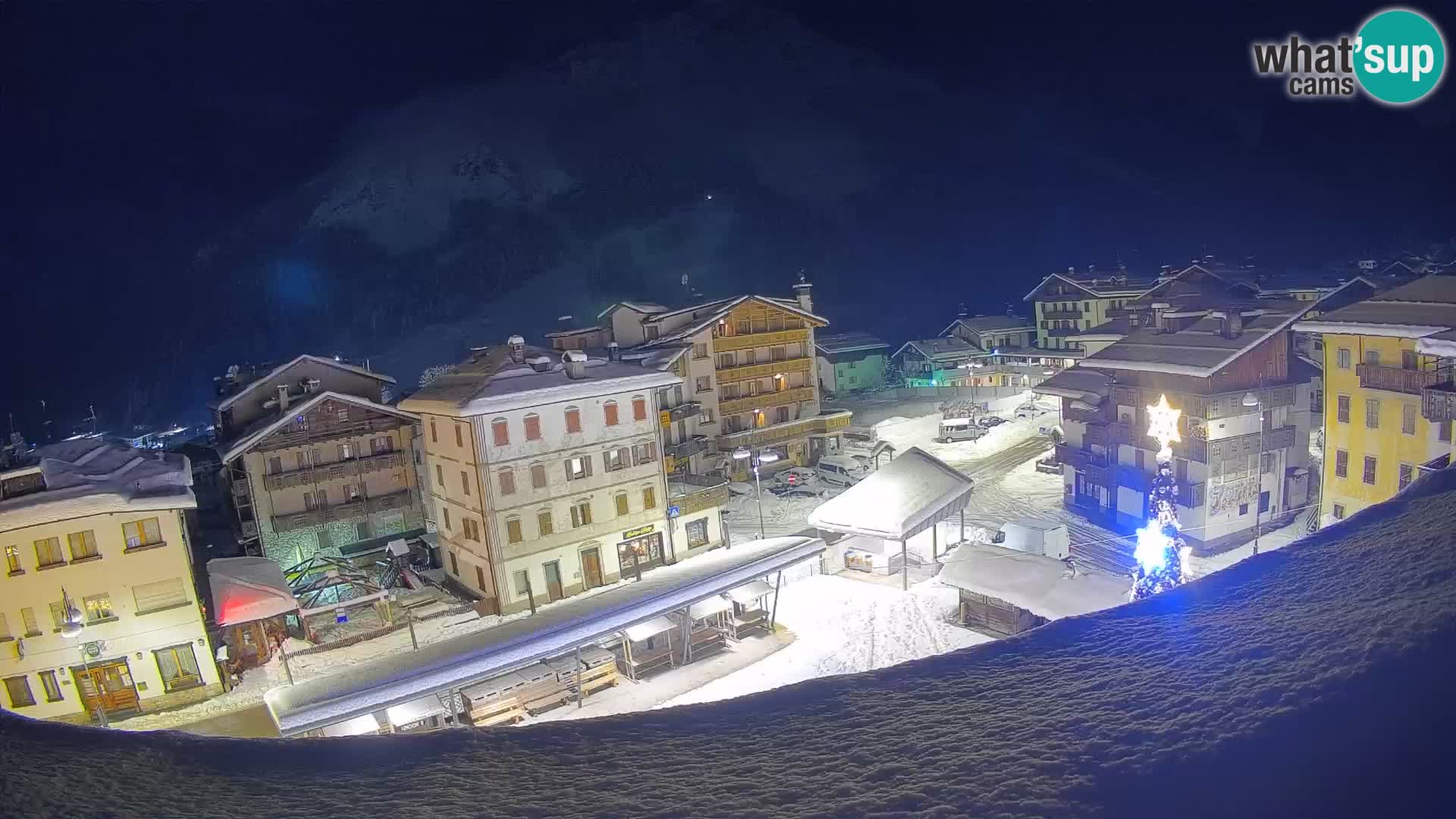 Piazza centrale di Forni di Sopra