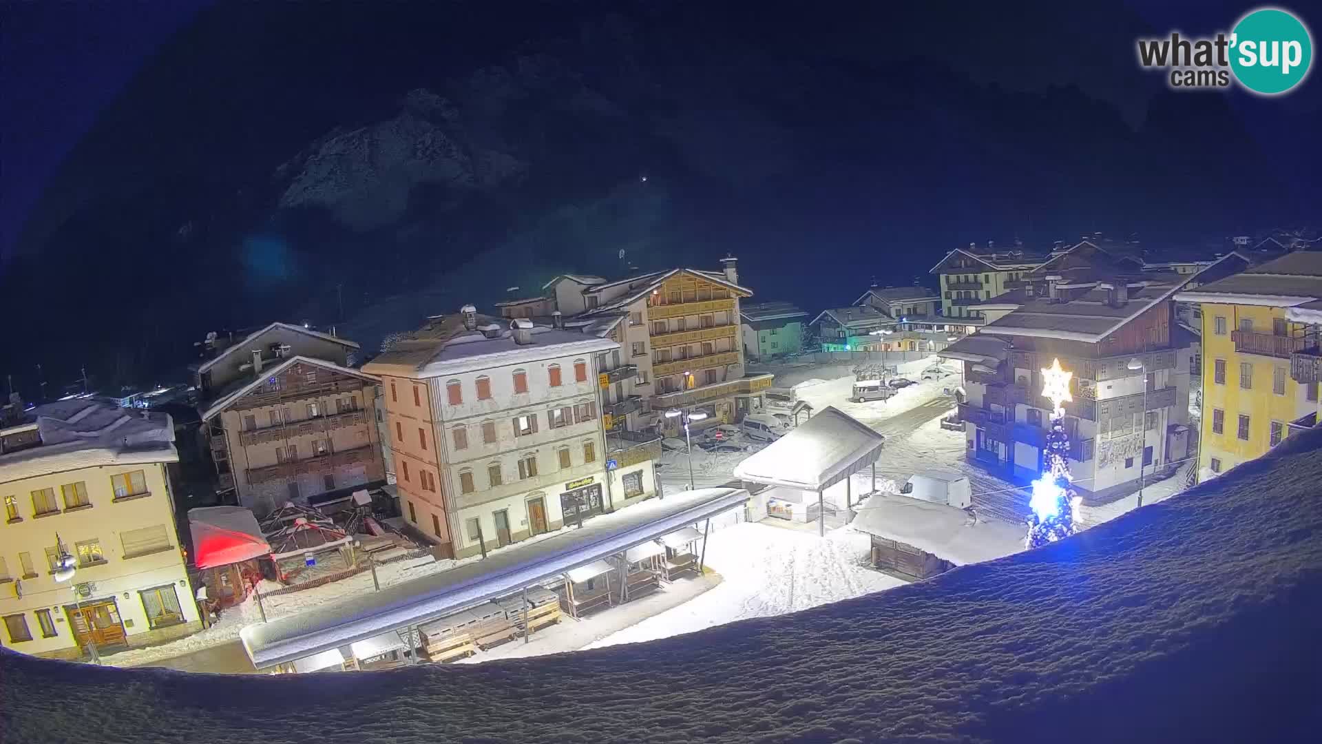 Plaza principal de Forni di Sopra