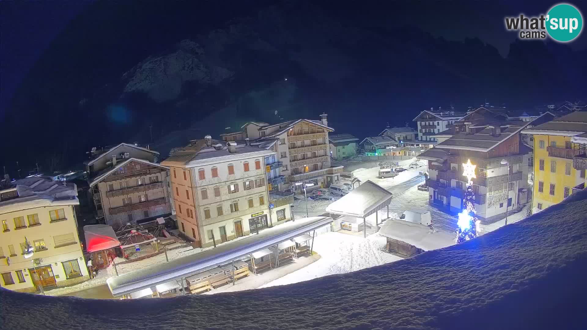 Plaza principal de Forni di Sopra