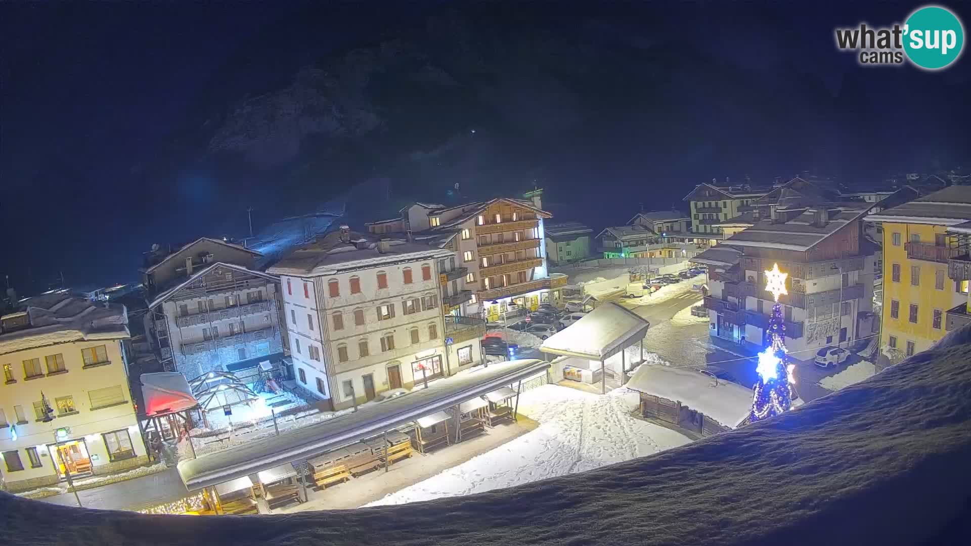 Plaza principal de Forni di Sopra