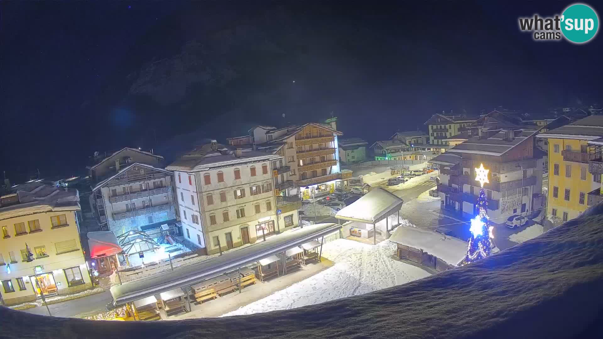 Plaza principal de Forni di Sopra