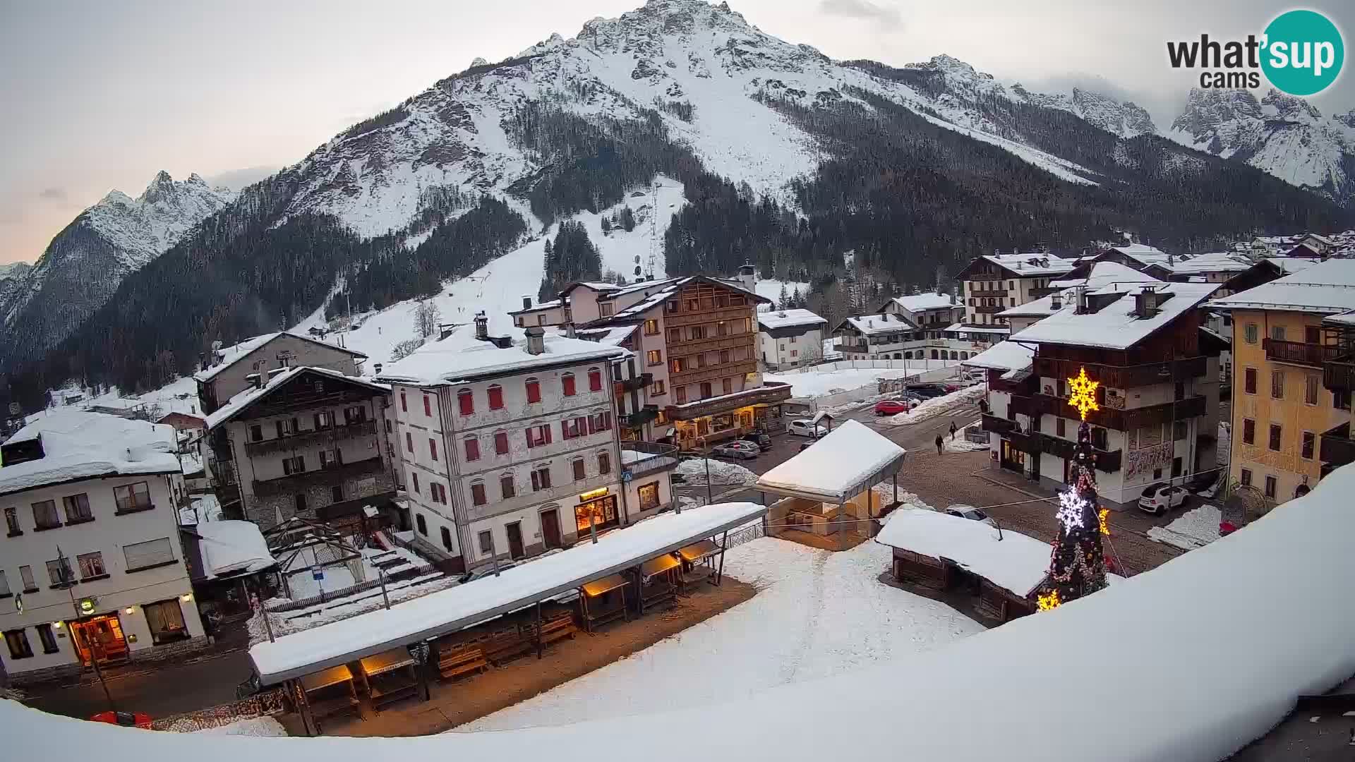 Plaza principal de Forni di Sopra