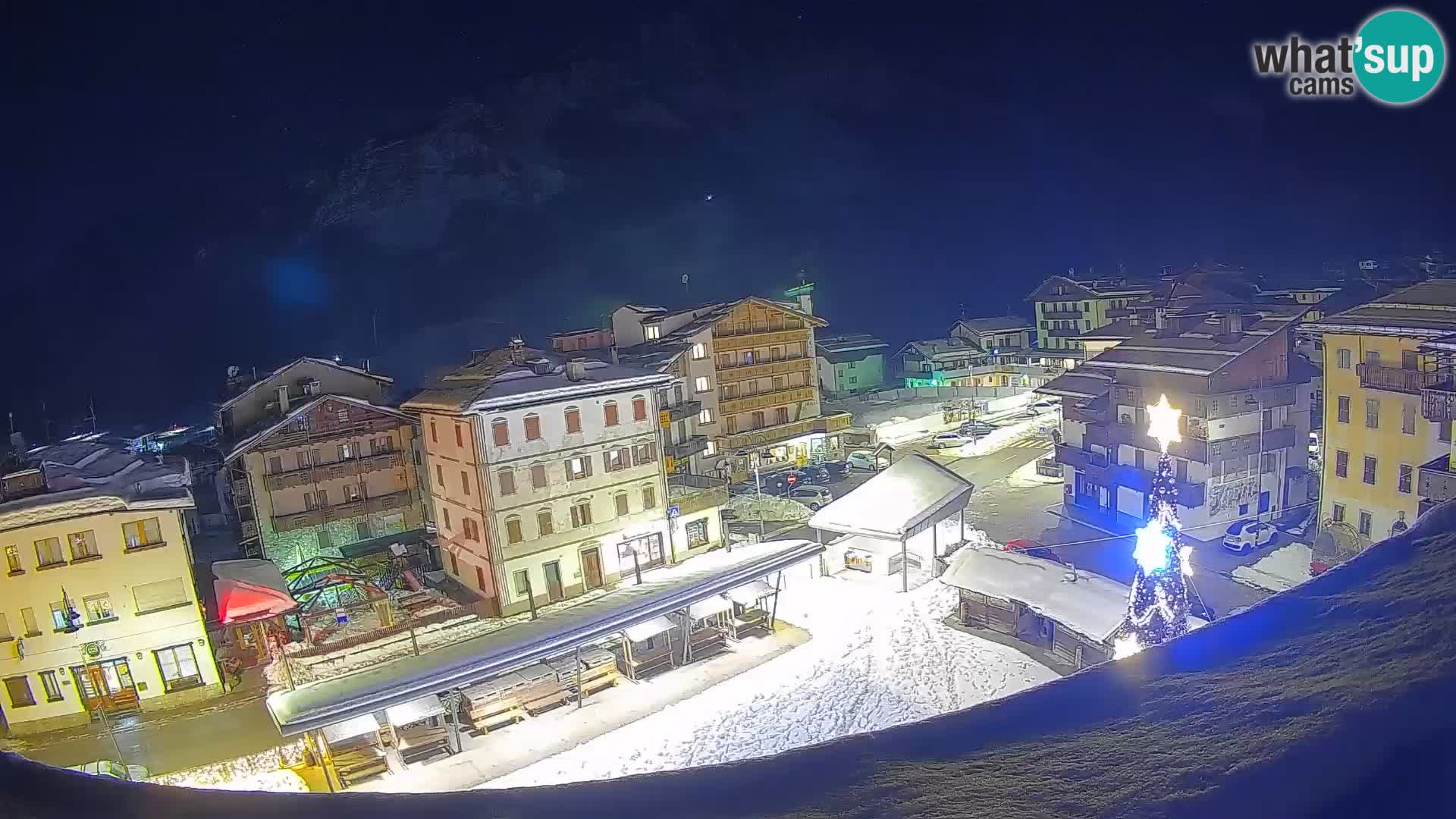 Piazza centrale di Forni di Sopra